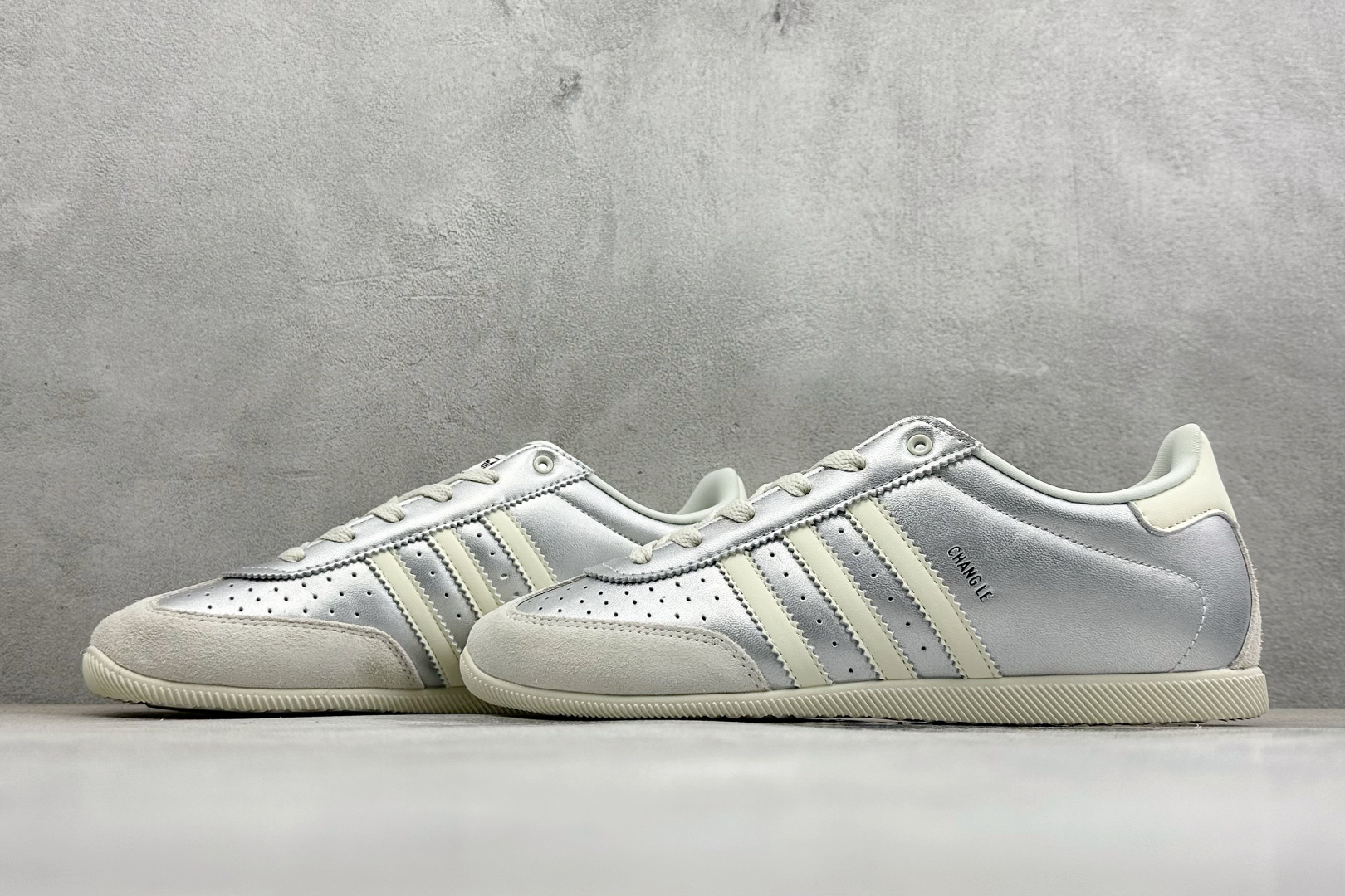 FX版Adidas CHANGLE 阿迪舒适百搭薄底低帮板鞋 KJ3962-Top High Quatity Cheap Sneakers Fashion Clothing Clothes Bags handbags Shoes of all Brand wholesale With The best Quality And Beautiful Price from China Factory Chinese suppliers wholesaler seller FX版Adidas CHANGLE 阿迪舒适百搭薄底低帮板鞋 KJ3962