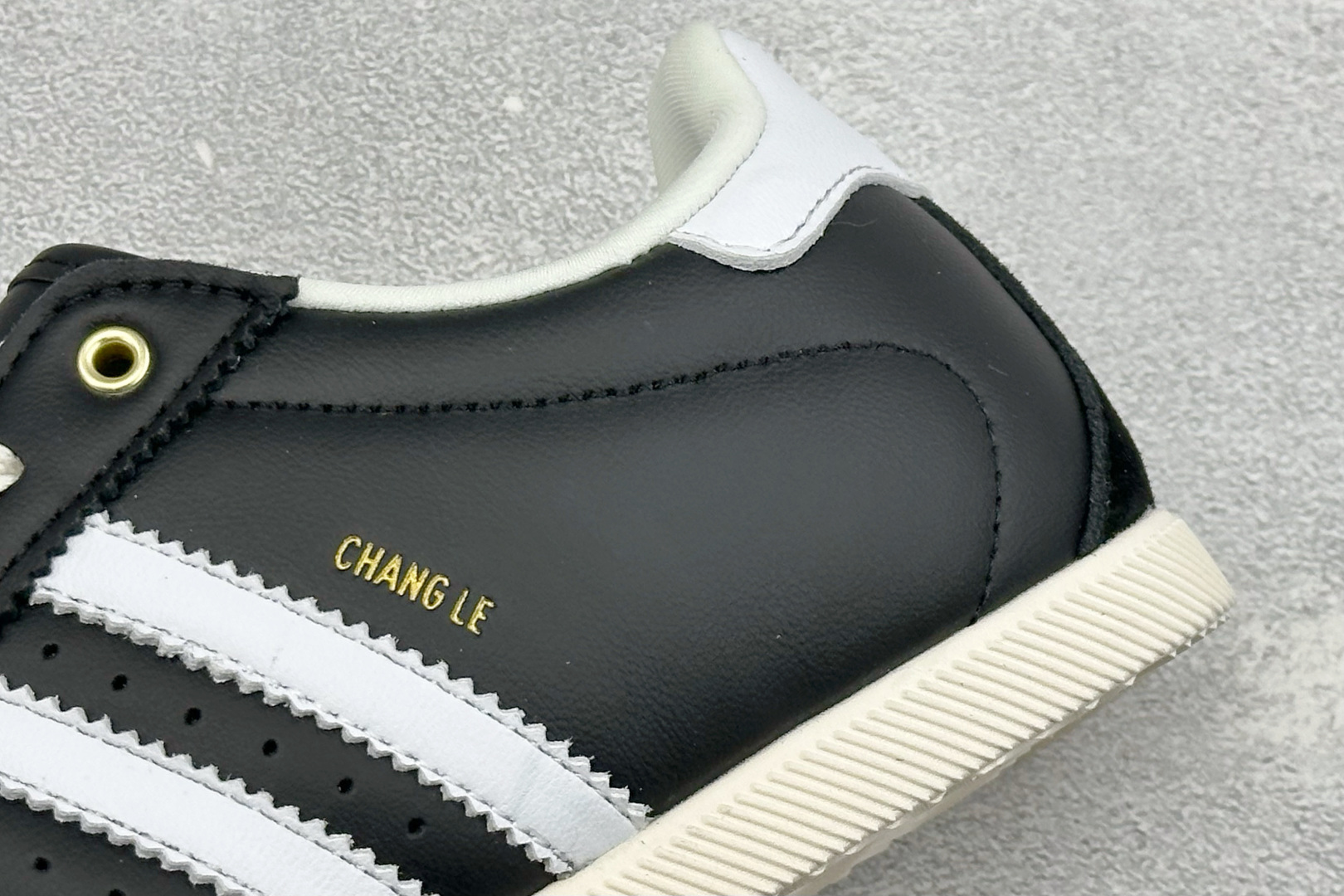 FX版Adidas CHANGLE 阿迪舒适百搭薄底低帮板鞋 KJ3960-Top High Quatity Cheap Sneakers Fashion Clothing Clothes Bags handbags Shoes of all Brand wholesale With The best Quality And Beautiful Price from China Factory Chinese suppliers wholesaler seller FX版Adidas CHANGLE 阿迪舒适百搭薄底低帮板鞋 KJ3960