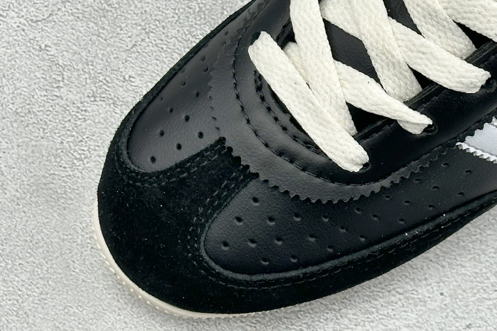 FX版Adidas CHANGLE 阿迪舒适百搭薄底低帮板鞋 KJ3960-Top High Quatity Cheap Sneakers Fashion Clothing Clothes Bags handbags Shoes of all Brand wholesale With The best Quality And Beautiful Price from China Factory Chinese suppliers wholesaler seller FX版Adidas CHANGLE 阿迪舒适百搭薄底低帮板鞋 KJ3960