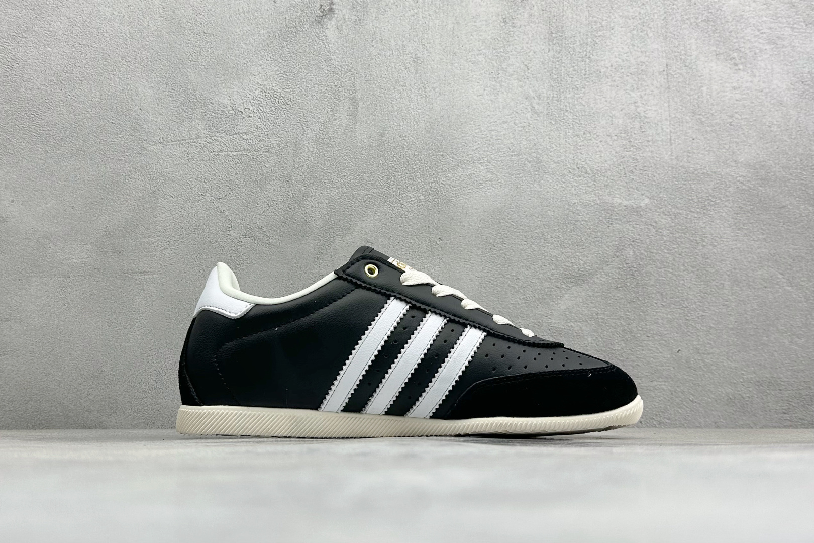 FX版Adidas CHANGLE 阿迪舒适百搭薄底低帮板鞋 KJ3960-Top High Quatity Cheap Sneakers Fashion Clothing Clothes Bags handbags Shoes of all Brand wholesale With The best Quality And Beautiful Price from China Factory Chinese suppliers wholesaler seller FX版Adidas CHANGLE 阿迪舒适百搭薄底低帮板鞋 KJ3960