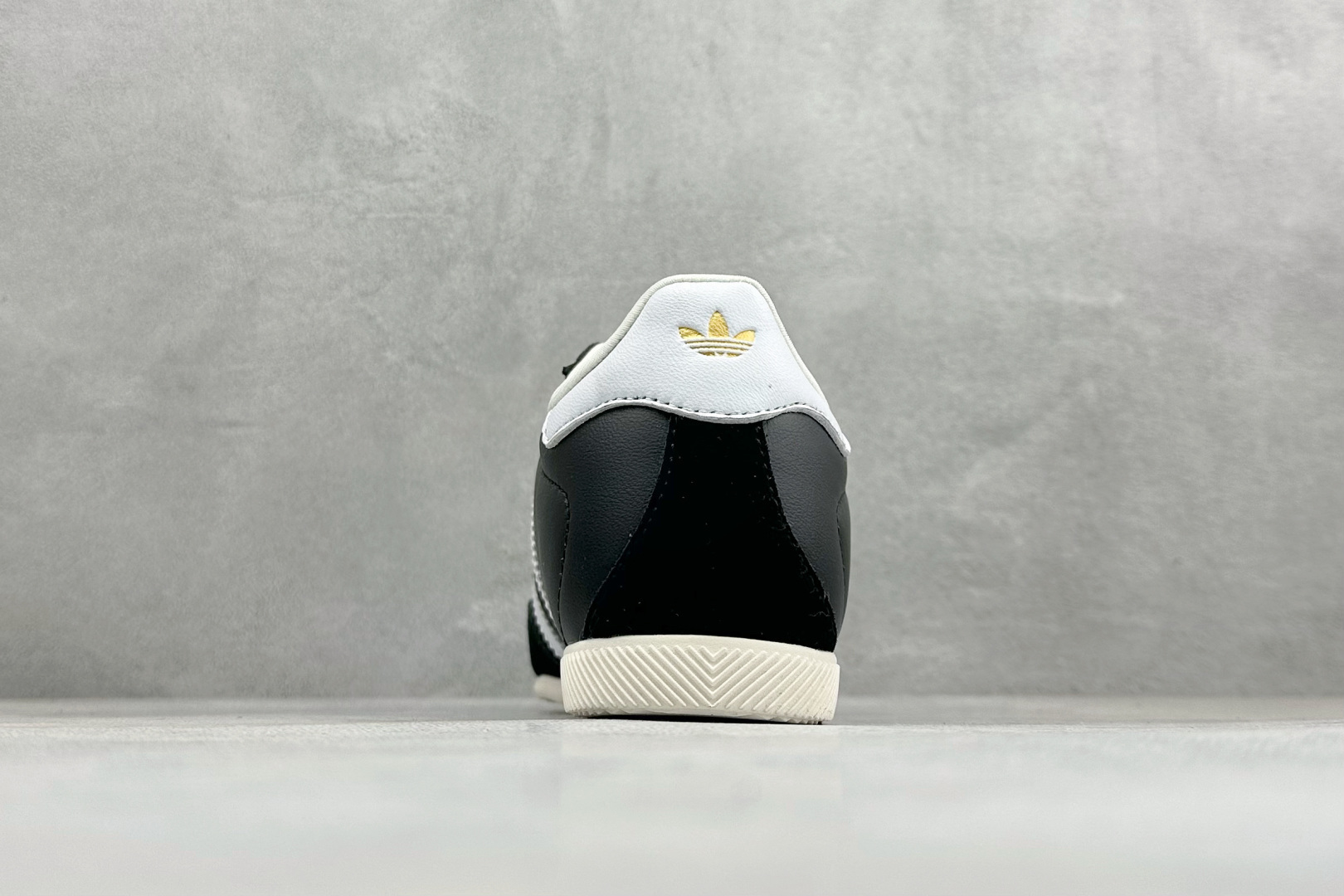 FX版Adidas CHANGLE 阿迪舒适百搭薄底低帮板鞋 KJ3960-Top High Quatity Cheap Sneakers Fashion Clothing Clothes Bags handbags Shoes of all Brand wholesale With The best Quality And Beautiful Price from China Factory Chinese suppliers wholesaler seller FX版Adidas CHANGLE 阿迪舒适百搭薄底低帮板鞋 KJ3960