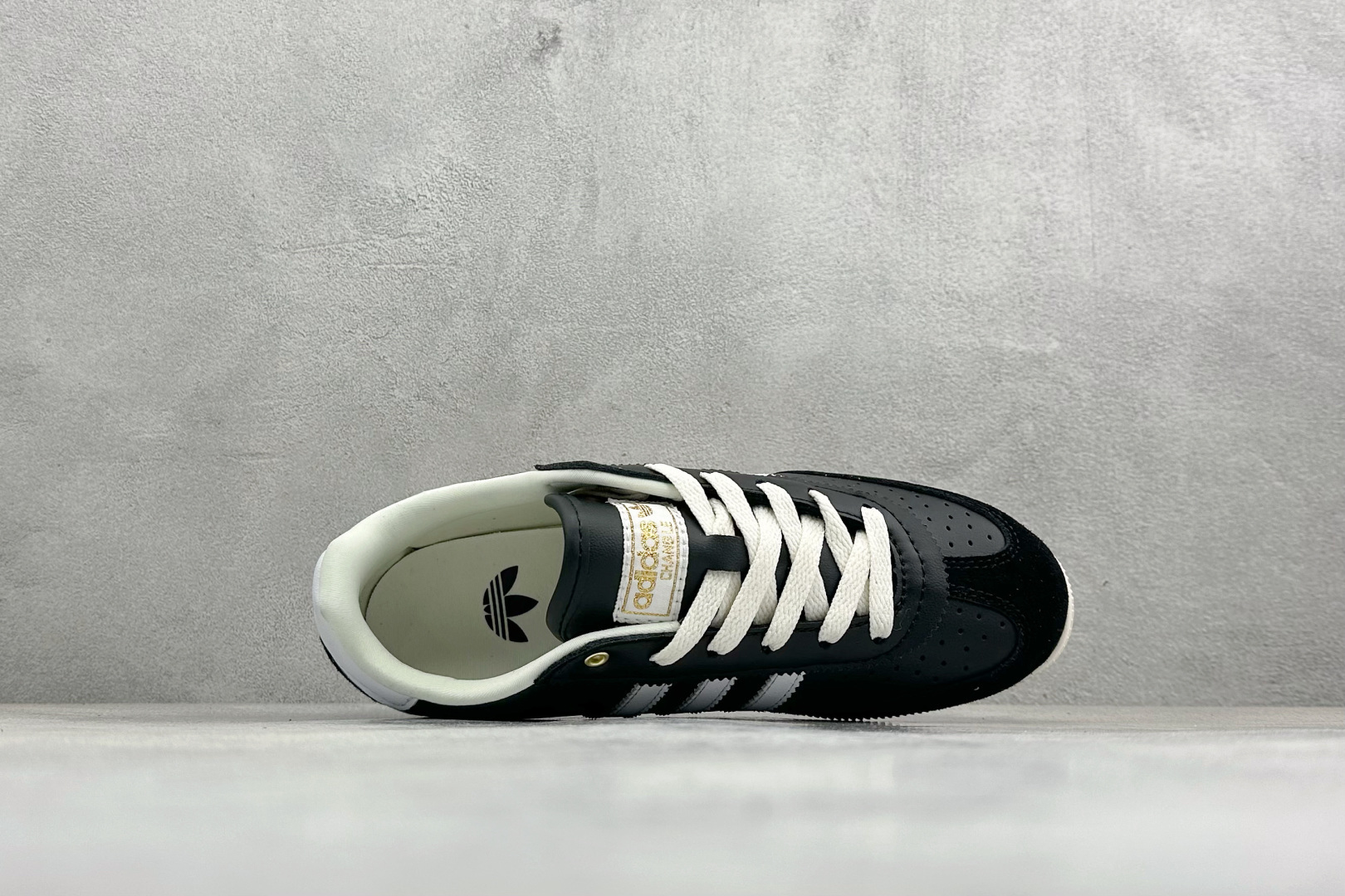 FX版Adidas CHANGLE 阿迪舒适百搭薄底低帮板鞋 KJ3960-Top High Quatity Cheap Sneakers Fashion Clothing Clothes Bags handbags Shoes of all Brand wholesale With The best Quality And Beautiful Price from China Factory Chinese suppliers wholesaler seller FX版Adidas CHANGLE 阿迪舒适百搭薄底低帮板鞋 KJ3960
