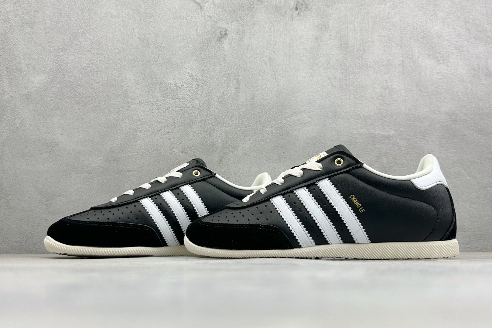 FX版Adidas CHANGLE 阿迪舒适百搭薄底低帮板鞋 KJ3960-Top High Quatity Cheap Sneakers Fashion Clothing Clothes Bags handbags Shoes of all Brand wholesale With The best Quality And Beautiful Price from China Factory Chinese suppliers wholesaler seller FX版Adidas CHANGLE 阿迪舒适百搭薄底低帮板鞋 KJ3960