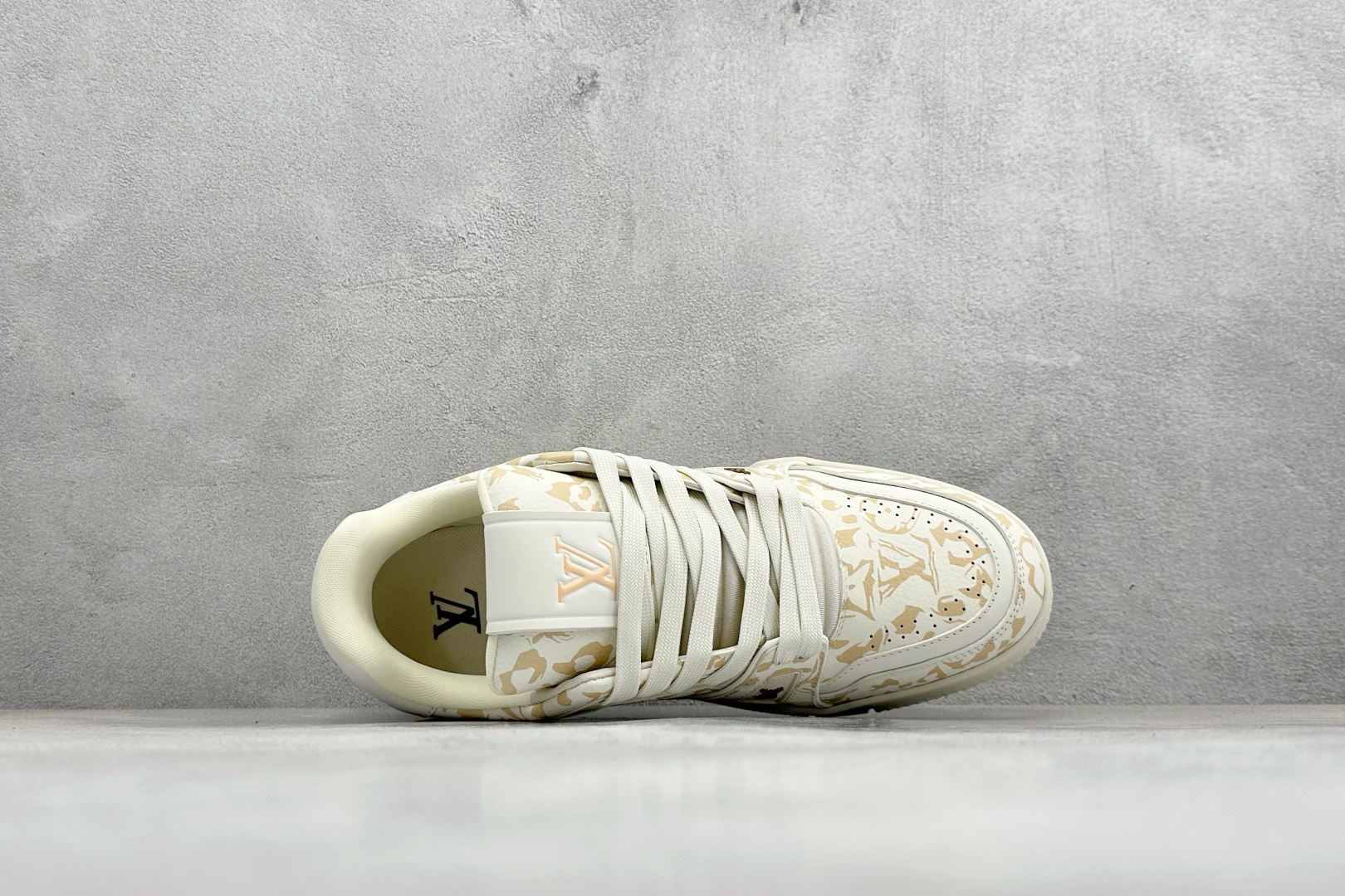 LOUIS VUITTON 路易威登 LV Trainer VL2716-Top High Quatity Cheap Sneakers Fashion Clothing Clothes Bags handbags Shoes of all Brand wholesale With The best Quality And Beautiful Price from China Factory Chinese suppliers wholesaler seller LOUIS VUITTON 路易威登 LV Trainer VL2716