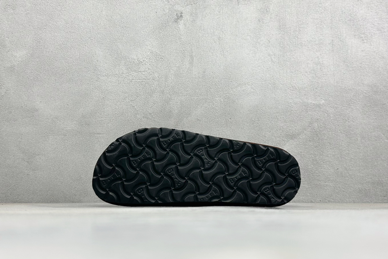 BK版Birkenstock 博肯一脚蹬系列 广东原产采用质地柔软牛皮绒面革植入羊羔毛鞋垫和里衬材质中底搭载缓震软木橡胶 0250901-Top High Quatity Cheap Sneakers Fashion Clothing Clothes Bags handbags Shoes of all Brand wholesale With The best Quality And Beautiful Price from China Factory Chinese suppliers wholesaler seller BK版Birkenstock 博肯一脚蹬系列 广东原产采用质地柔软牛皮绒面革植入羊羔毛鞋垫和里衬材质中底搭载缓震软木橡胶 0250901