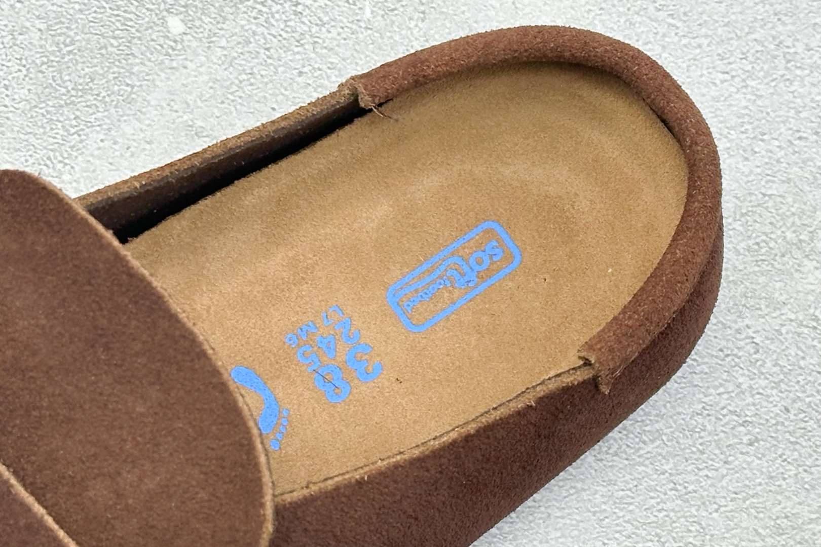 BK版Birkenstock 博肯一脚蹬系列 广东原产采用质地柔软牛皮绒面革植入羊羔毛鞋垫和里衬材质中底搭载缓震软木橡胶 0250901-Top High Quatity Cheap Sneakers Fashion Clothing Clothes Bags handbags Shoes of all Brand wholesale With The best Quality And Beautiful Price from China Factory Chinese suppliers wholesaler seller BK版Birkenstock 博肯一脚蹬系列 广东原产采用质地柔软牛皮绒面革植入羊羔毛鞋垫和里衬材质中底搭载缓震软木橡胶 0250901