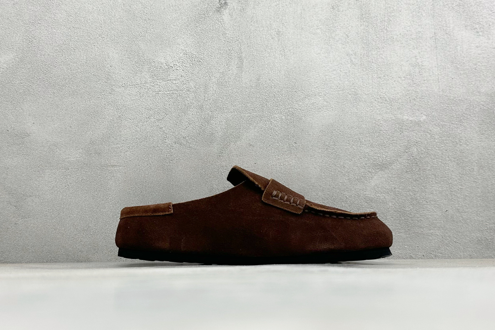 BK版Birkenstock 博肯一脚蹬系列 广东原产采用质地柔软牛皮绒面革植入羊羔毛鞋垫和里衬材质中底搭载缓震软木橡胶 0250901-Top High Quatity Cheap Sneakers Fashion Clothing Clothes Bags handbags Shoes of all Brand wholesale With The best Quality And Beautiful Price from China Factory Chinese suppliers wholesaler seller BK版Birkenstock 博肯一脚蹬系列 广东原产采用质地柔软牛皮绒面革植入羊羔毛鞋垫和里衬材质中底搭载缓震软木橡胶 0250901