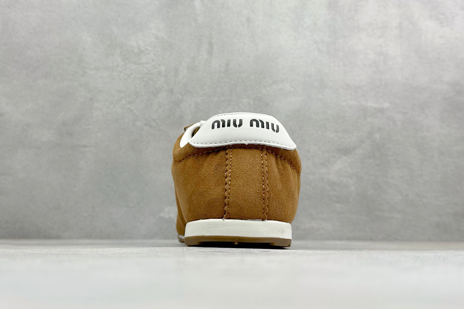 MiuMiu Plume 缪缪平底系带薄底低帮生活休闲德训鞋 5E165E-Top High Quatity Cheap Sneakers Fashion Clothing Clothes Bags handbags Shoes of all Brand wholesale With The best Quality And Beautiful Price from China Factory Chinese suppliers wholesaler seller MiuMiu Plume 缪缪平底系带薄底低帮生活休闲德训鞋 5E165E