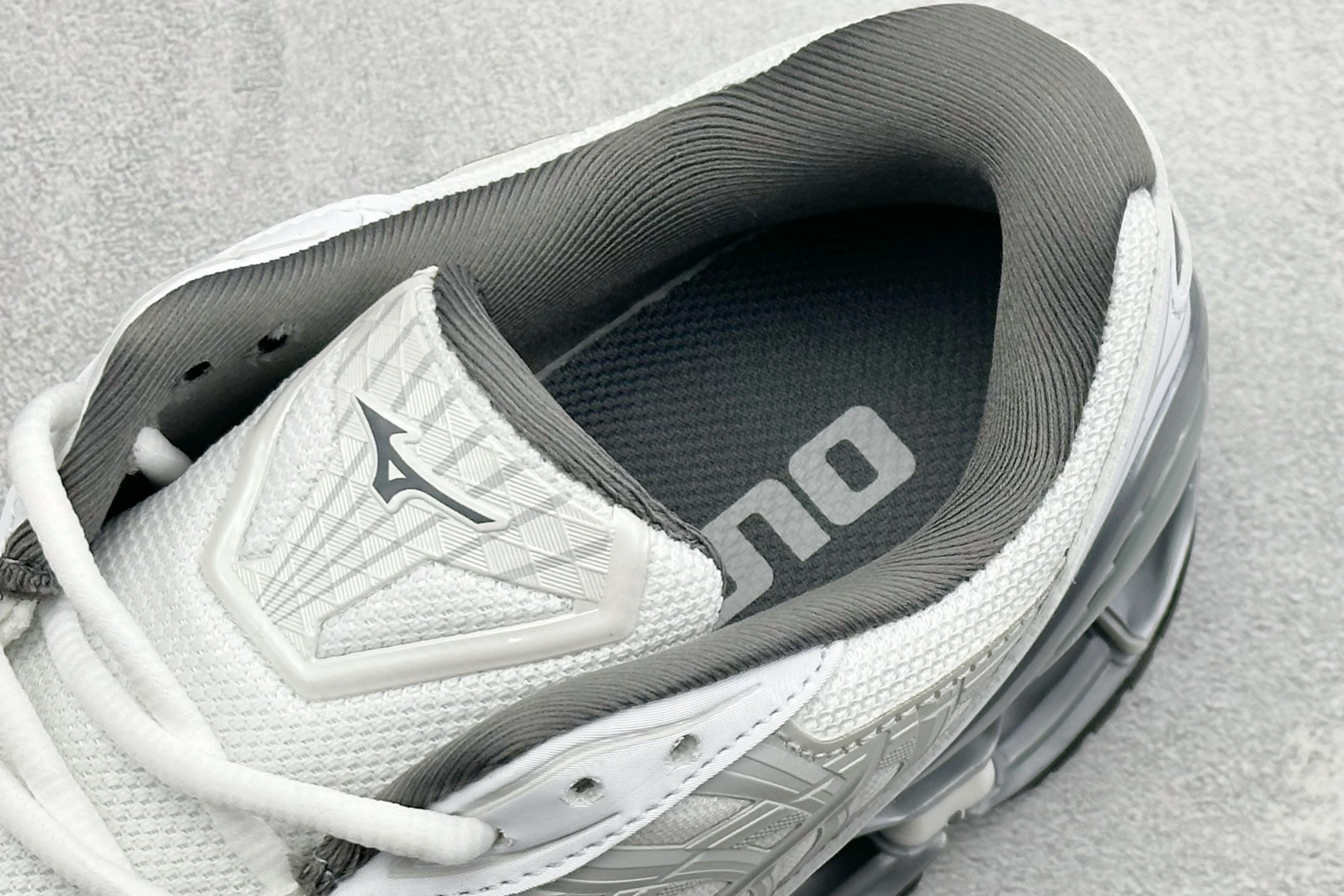 Mizuno 美津侬 WAVE PROPHECY LS 复古时尚休闲舒适运动跑步鞋 D1GA33