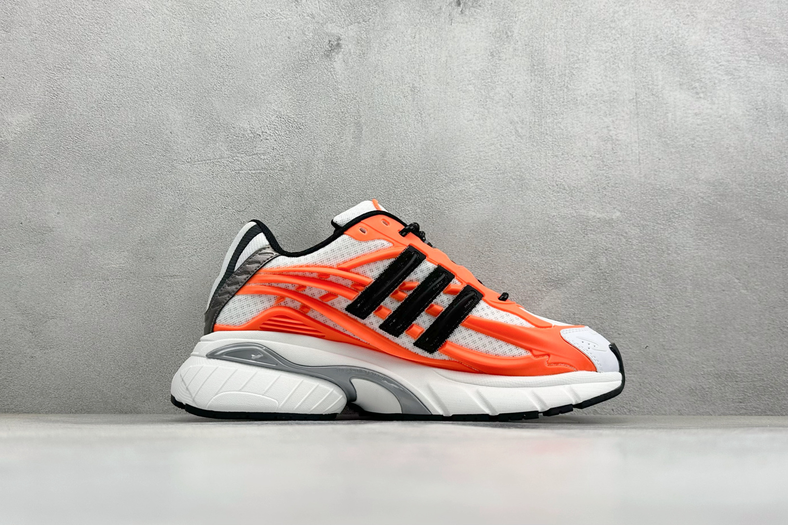 Adidas Originals Adistar Jellyfish 阿迪复古舒适防滑减震运动鞋 HQ7468