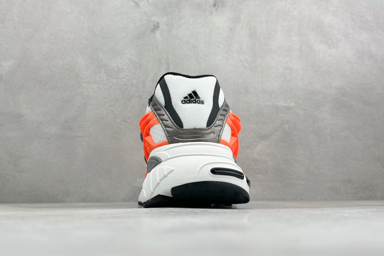 Adidas Originals Adistar Jellyfish 阿迪复古舒适防滑减震运动鞋 HQ7468