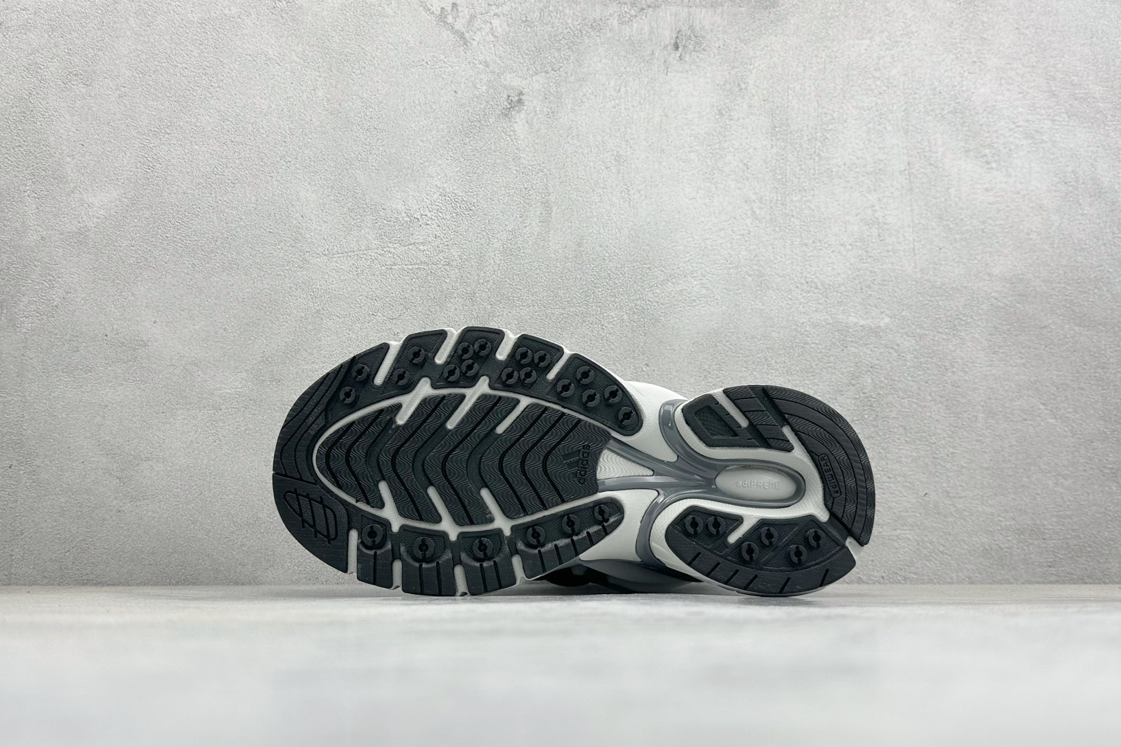 Adidas Originals Adistar Jellyfish 阿迪复古舒适防滑减震运动鞋 JP9265-Top High Quatity Cheap Sneakers Fashion Clothing Clothes Bags handbags Shoes of all Brand wholesale With The best Quality And Beautiful Price from China Factory Chinese suppliers wholesaler seller Adidas Originals Adistar Jellyfish 阿迪复古舒适防滑减震运动鞋 JP9265