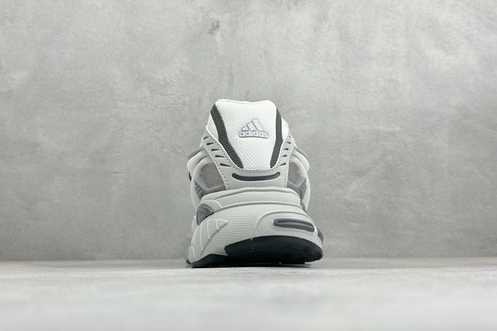 Adidas Originals Adistar Jellyfish 阿迪复古舒适防滑减震运动鞋 JP9265-Top High Quatity Cheap Sneakers Fashion Clothing Clothes Bags handbags Shoes of all Brand wholesale With The best Quality And Beautiful Price from China Factory Chinese suppliers wholesaler seller Adidas Originals Adistar Jellyfish 阿迪复古舒适防滑减震运动鞋 JP9265