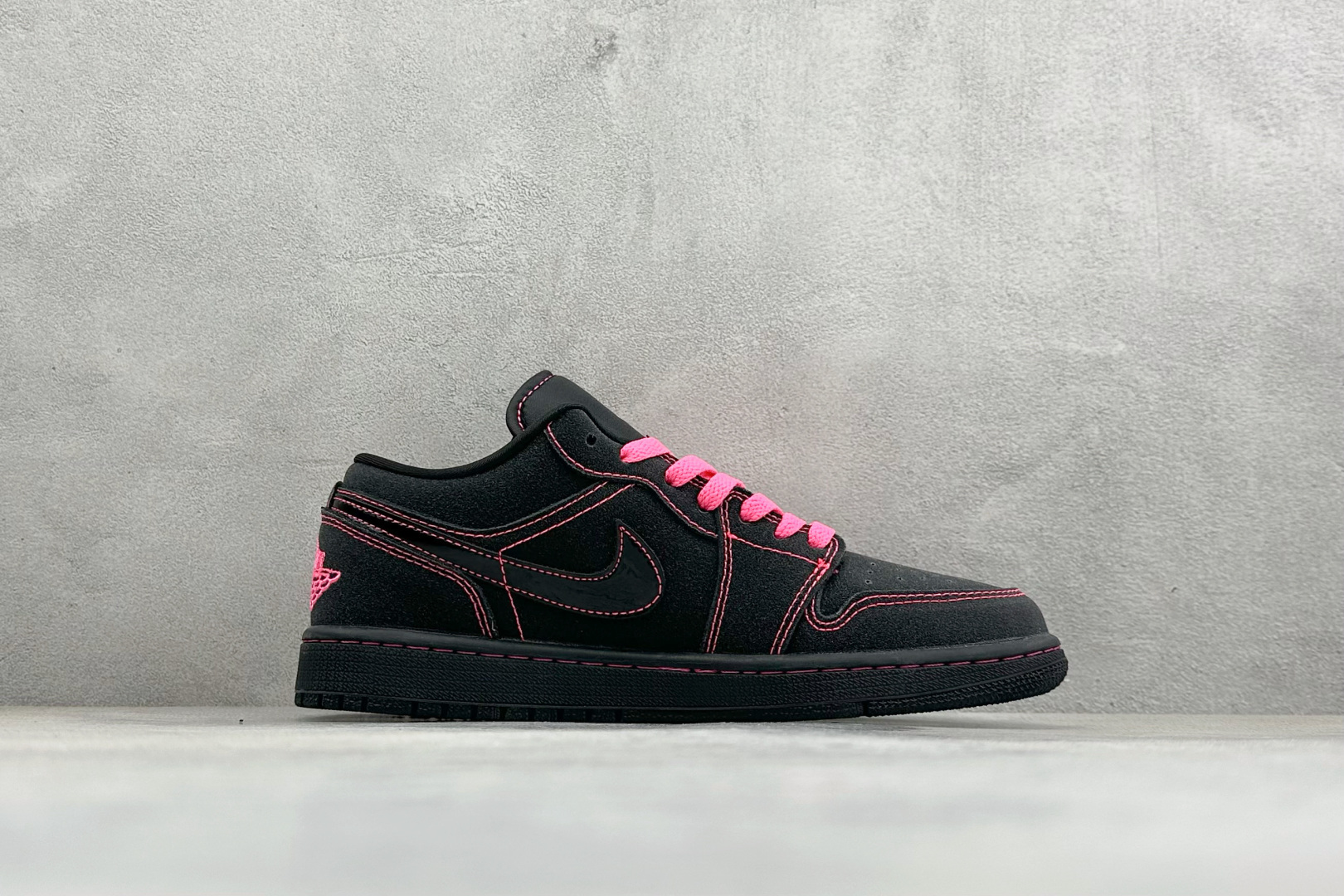 甜酷黑粉 个性炸街 AIR JORDAN 1 黑粉配色又酷又甜 LL8888-009-Top High Quatity Cheap Sneakers Fashion Clothing Clothes Bags handbags Shoes of all Brand wholesale With The best Quality And Beautiful Price from China Factory Chinese suppliers wholesaler seller 甜酷黑粉 个性炸街 AIR JORDAN 1 黑粉配色又酷又甜 LL8888-009