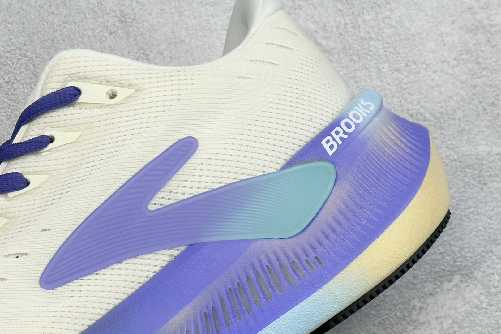 Z版Brooks布鲁克斯 Glycerin Max 2 舒适简约防滑耐磨低帮跑步鞋 110479-1d-270-Top High Quatity Cheap Sneakers Fashion Clothing Clothes Bags handbags Shoes of all Brand wholesale With The best Quality And Beautiful Price from China Factory Chinese suppliers wholesaler seller Z版Brooks布鲁克斯 Glycerin Max 2 舒适简约防滑耐磨低帮跑步鞋 110479-1d-270