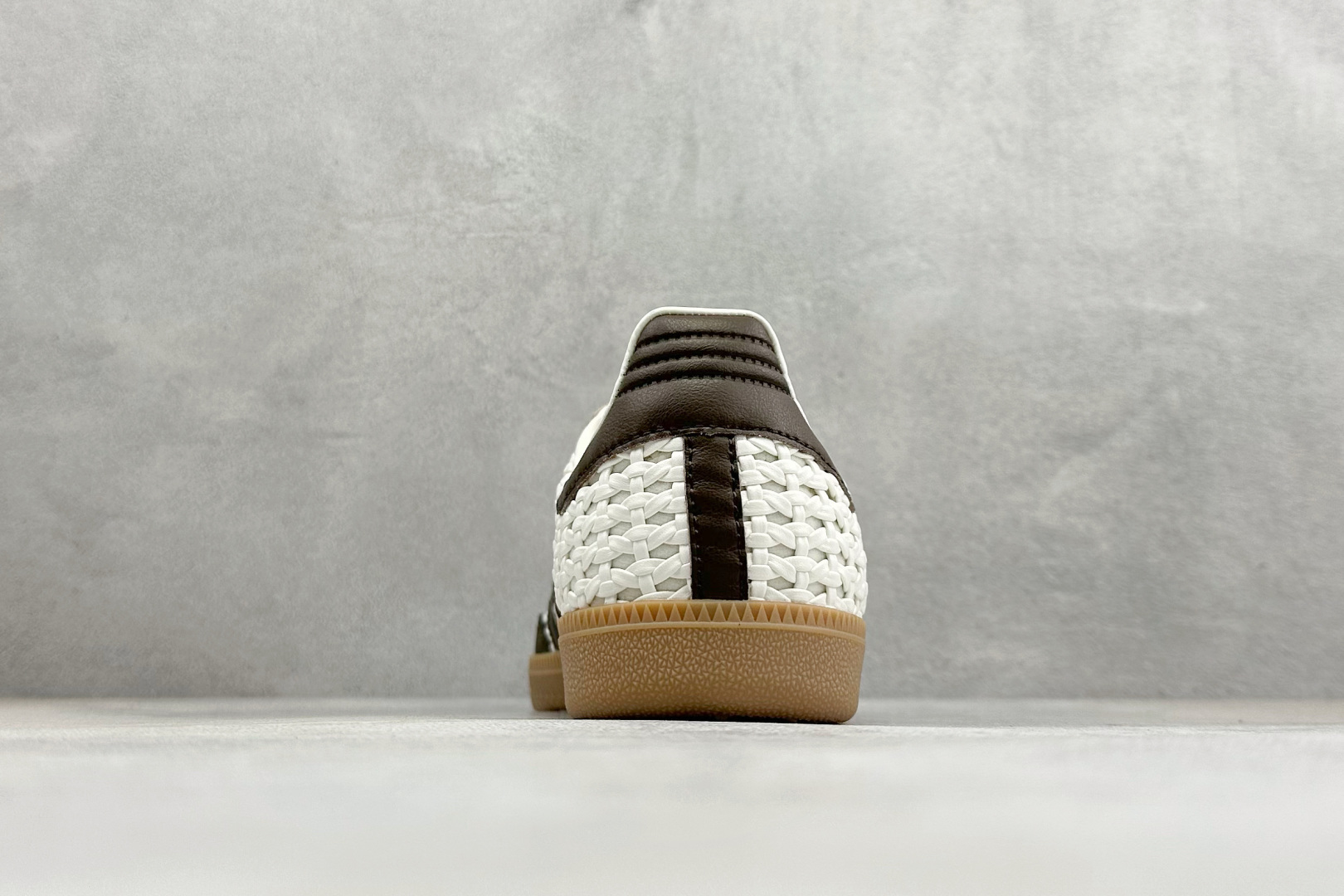 HZ版Adidas Originals Samba 阿迪达斯三叶草 桑巴舞系列绅士德训足球风百搭低帮休闲运动板鞋 IH9373-Top High Quatity Cheap Sneakers Fashion Clothing Clothes Bags handbags Shoes of all Brand wholesale With The best Quality And Beautiful Price from China Factory Chinese suppliers wholesaler seller HZ版Adidas Originals Samba 阿迪达斯三叶草 桑巴舞系列绅士德训足球风百搭低帮休闲运动板鞋 IH9373