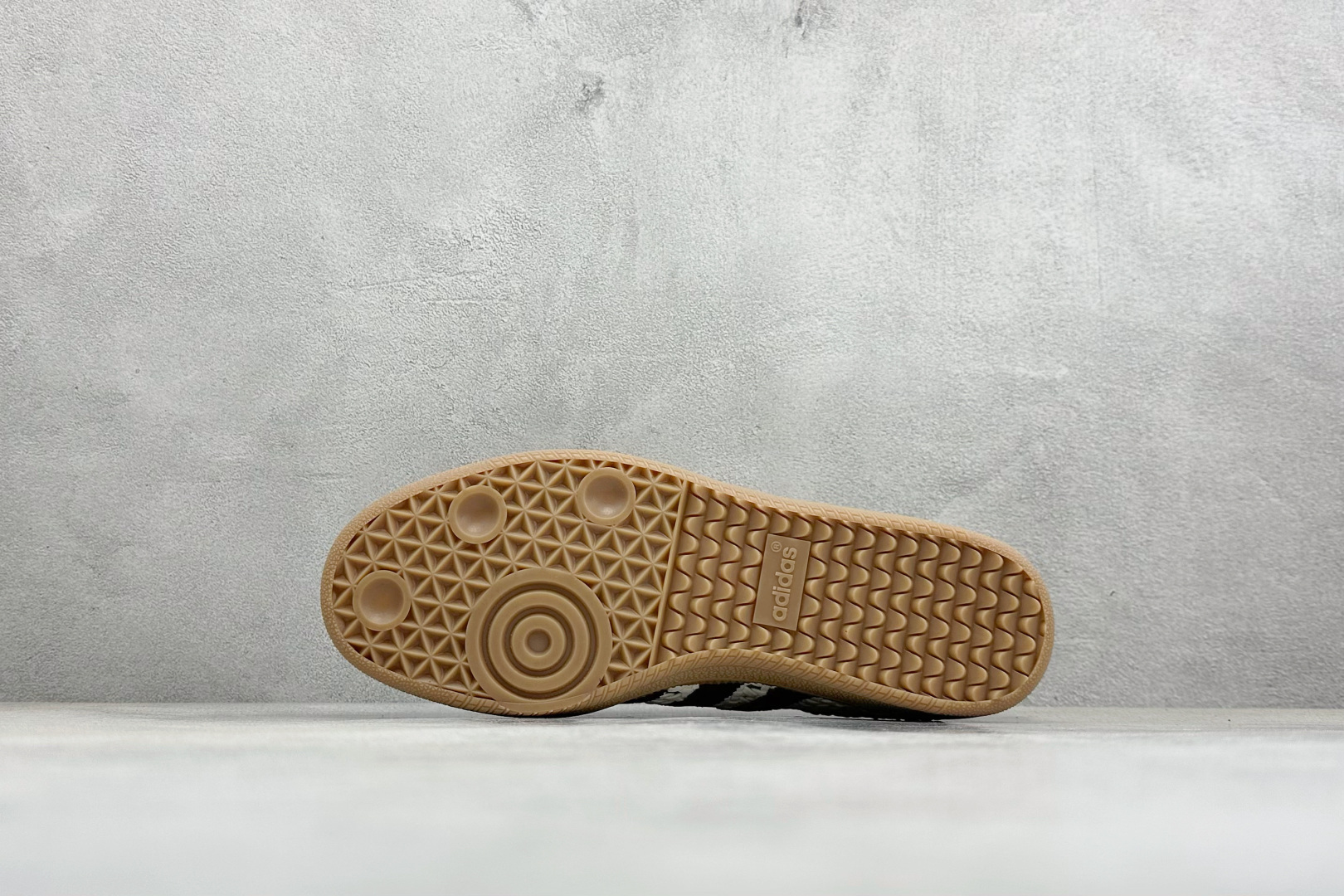 HZ版Adidas Originals Samba 阿迪达斯三叶草 桑巴舞系列绅士德训足球风百搭低帮休闲运动板鞋 IH9373-Top High Quatity Cheap Sneakers Fashion Clothing Clothes Bags handbags Shoes of all Brand wholesale With The best Quality And Beautiful Price from China Factory Chinese suppliers wholesaler seller HZ版Adidas Originals Samba 阿迪达斯三叶草 桑巴舞系列绅士德训足球风百搭低帮休闲运动板鞋 IH9373