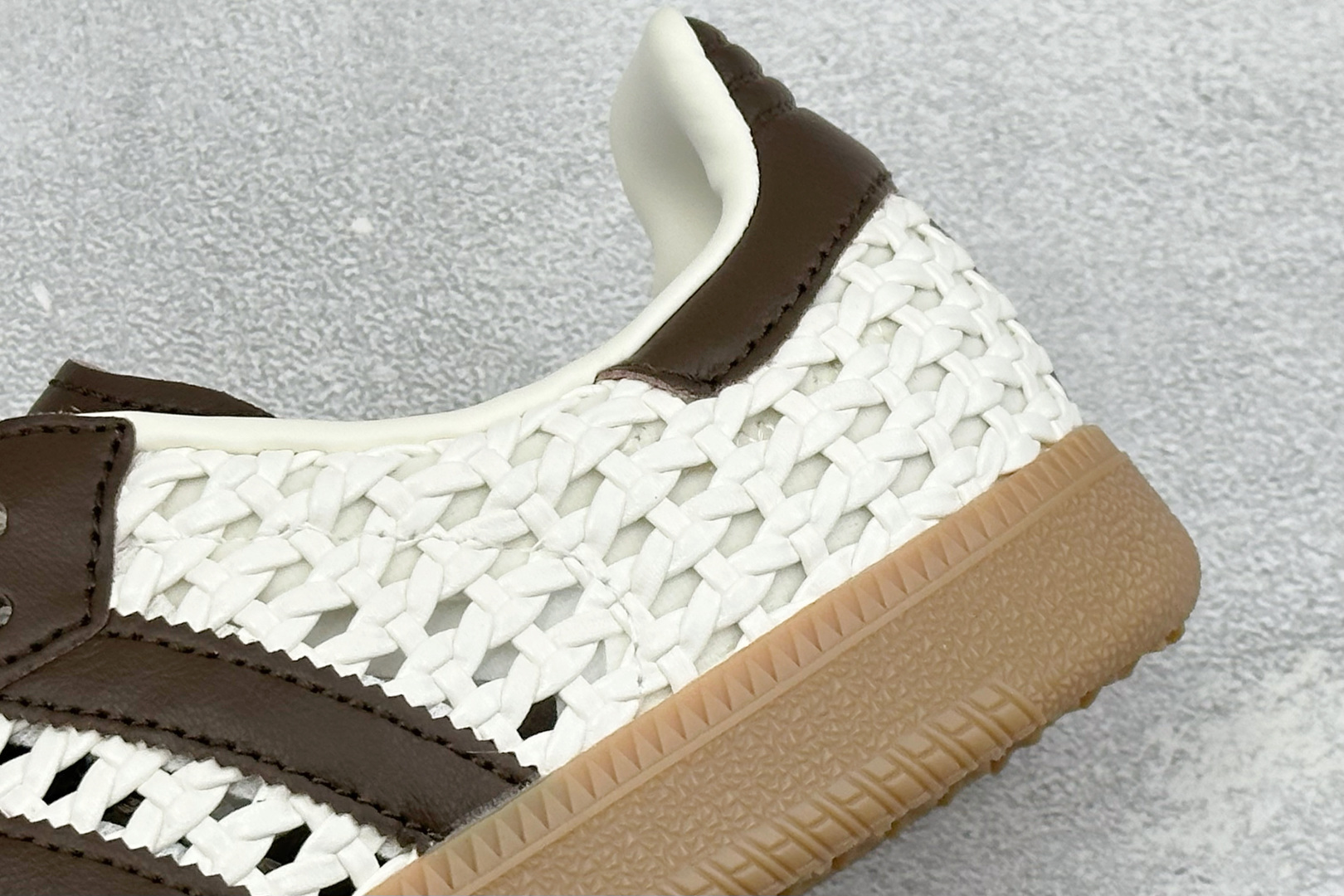 HZ版Adidas Originals Samba 阿迪达斯三叶草 桑巴舞系列绅士德训足球风百搭低帮休闲运动板鞋 IH9373-Top High Quatity Cheap Sneakers Fashion Clothing Clothes Bags handbags Shoes of all Brand wholesale With The best Quality And Beautiful Price from China Factory Chinese suppliers wholesaler seller HZ版Adidas Originals Samba 阿迪达斯三叶草 桑巴舞系列绅士德训足球风百搭低帮休闲运动板鞋 IH9373