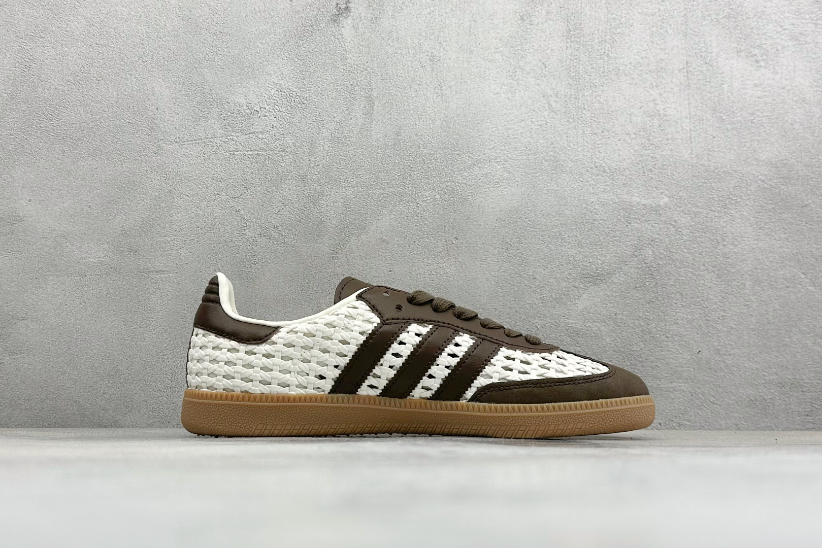 HZ版Adidas Originals Samba 阿迪达斯三叶草 桑巴舞系列绅士德训足球风百搭低帮休闲运动板鞋 IH9373-Top High Quatity Cheap Sneakers Fashion Clothing Clothes Bags handbags Shoes of all Brand wholesale With The best Quality And Beautiful Price from China Factory Chinese suppliers wholesaler seller HZ版Adidas Originals Samba 阿迪达斯三叶草 桑巴舞系列绅士德训足球风百搭低帮休闲运动板鞋 IH9373