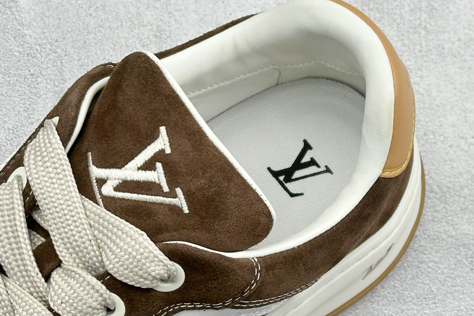 LV tilted顶级东莞芯片版本 驴牌 饼干鞋 运动鞋 休闲鞋 板鞋 1A8KER-Top High Quatity Cheap Sneakers Fashion Clothing Clothes Bags handbags Shoes of all Brand wholesale With The best Quality And Beautiful Price from China Factory Chinese suppliers wholesaler seller LV tilted顶级东莞芯片版本 驴牌 饼干鞋 运动鞋 休闲鞋 板鞋 1A8KER