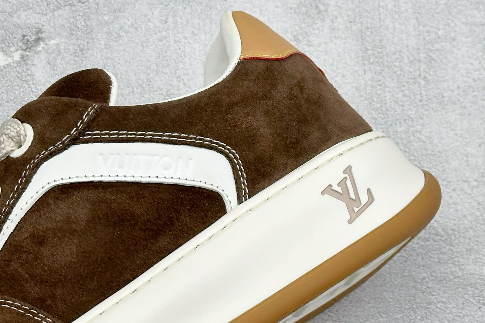 LV tilted顶级东莞芯片版本 驴牌 饼干鞋 运动鞋 休闲鞋 板鞋 1A8KER-Top High Quatity Cheap Sneakers Fashion Clothing Clothes Bags handbags Shoes of all Brand wholesale With The best Quality And Beautiful Price from China Factory Chinese suppliers wholesaler seller LV tilted顶级东莞芯片版本 驴牌 饼干鞋 运动鞋 休闲鞋 板鞋 1A8KER