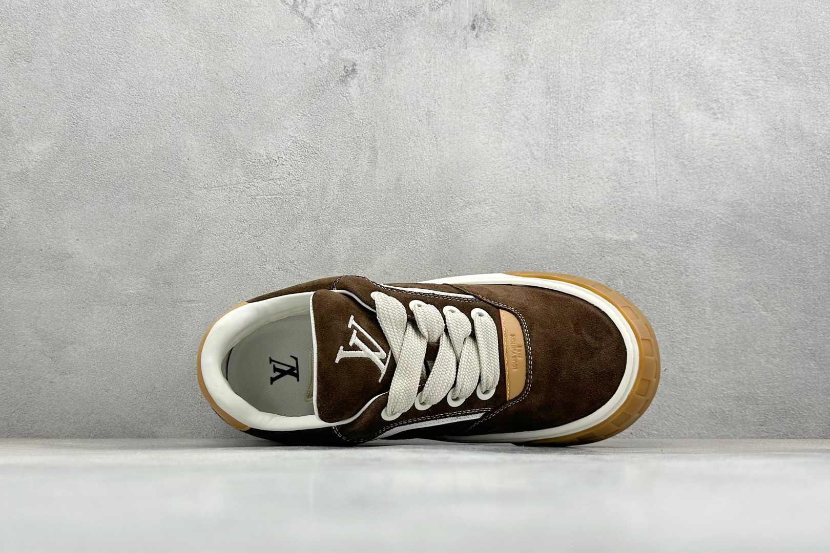 LV tilted顶级东莞芯片版本 驴牌 饼干鞋 运动鞋 休闲鞋 板鞋 1A8KER-Top High Quatity Cheap Sneakers Fashion Clothing Clothes Bags handbags Shoes of all Brand wholesale With The best Quality And Beautiful Price from China Factory Chinese suppliers wholesaler seller LV tilted顶级东莞芯片版本 驴牌 饼干鞋 运动鞋 休闲鞋 板鞋 1A8KER