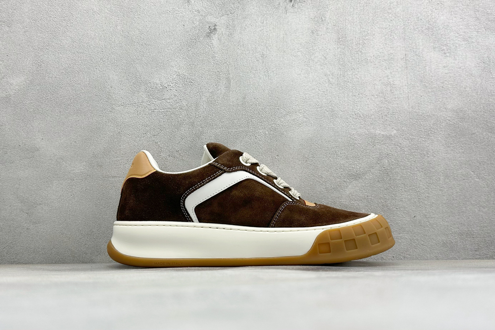 LV tilted顶级东莞芯片版本 驴牌 饼干鞋 运动鞋 休闲鞋 板鞋 1A8KER-Top High Quatity Cheap Sneakers Fashion Clothing Clothes Bags handbags Shoes of all Brand wholesale With The best Quality And Beautiful Price from China Factory Chinese suppliers wholesaler seller LV tilted顶级东莞芯片版本 驴牌 饼干鞋 运动鞋 休闲鞋 板鞋 1A8KER