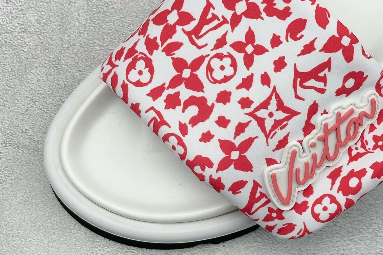 LOUIS VUITTON ｜路易威登2025ss最新春夏款 村上隆/Takashi Murakami x lv Pool Pillow Comfort 皮革 圆头套脚一字拖鞋 男女款 白色 1A8Q6R