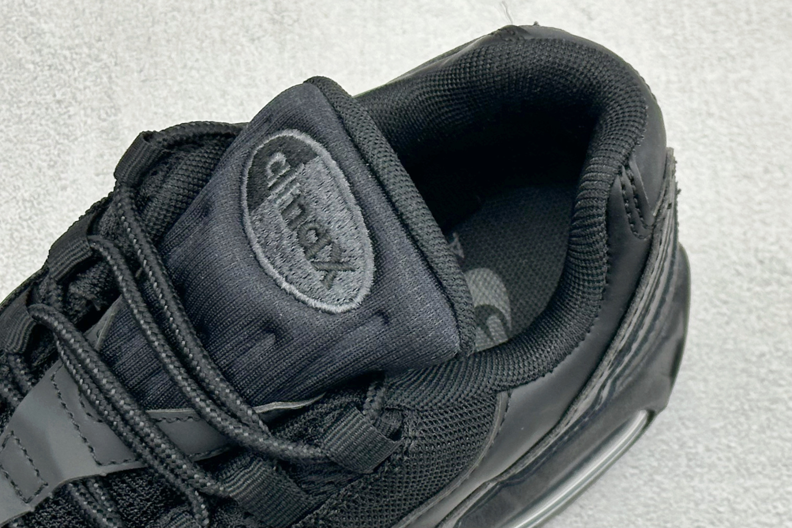 NIKE Air Max 95 复古单品 潮流百搭 气垫缓震慢跑鞋 HM8755-001-Top High Quatity Cheap Sneakers Fashion Clothing Clothes Bags handbags Shoes of all Brand wholesale With The best Quality And Beautiful Price from China Factory Chinese suppliers wholesaler seller NIKE Air Max 95 复古单品 潮流百搭 气垫缓震慢跑鞋 HM8755-001
