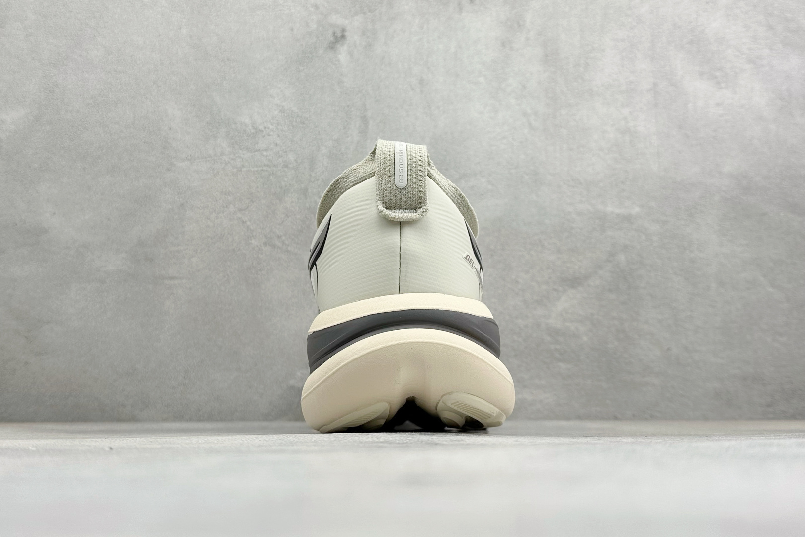 Asics Gel-Nimbus 28 亚瑟士复古透气休闲鞋缓震耐磨跑步鞋 1011C032-100-Top High Quatity Cheap Sneakers Fashion Clothing Clothes Bags handbags Shoes of all Brand wholesale With The best Quality And Beautiful Price from China Factory Chinese suppliers wholesaler seller Asics Gel-Nimbus 28 亚瑟士复古透气休闲鞋缓震耐磨跑步鞋 1011C032-100