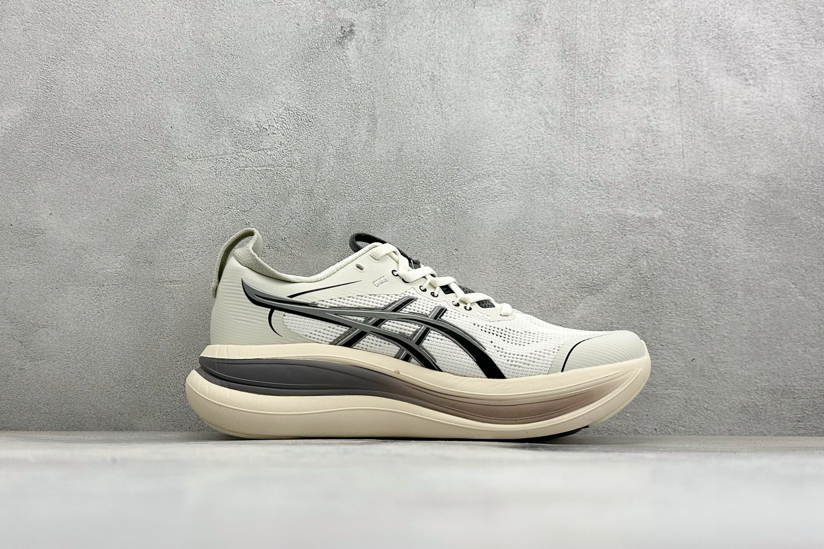Asics Gel-Nimbus 28 亚瑟士复古透气休闲鞋缓震耐磨跑步鞋 1011C032-100-Top High Quatity Cheap Sneakers Fashion Clothing Clothes Bags handbags Shoes of all Brand wholesale With The best Quality And Beautiful Price from China Factory Chinese suppliers wholesaler seller Asics Gel-Nimbus 28 亚瑟士复古透气休闲鞋缓震耐磨跑步鞋 1011C032-100