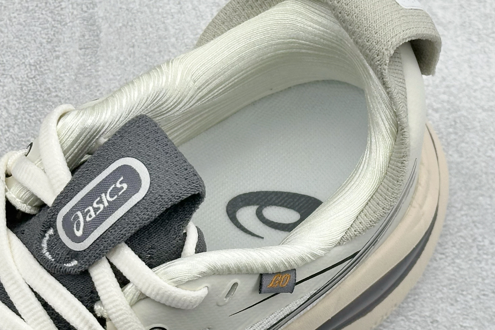 Asics Gel-Nimbus 28 亚瑟士复古透气休闲鞋缓震耐磨跑步鞋 1011C032-100-Top High Quatity Cheap Sneakers Fashion Clothing Clothes Bags handbags Shoes of all Brand wholesale With The best Quality And Beautiful Price from China Factory Chinese suppliers wholesaler seller Asics Gel-Nimbus 28 亚瑟士复古透气休闲鞋缓震耐磨跑步鞋 1011C032-100