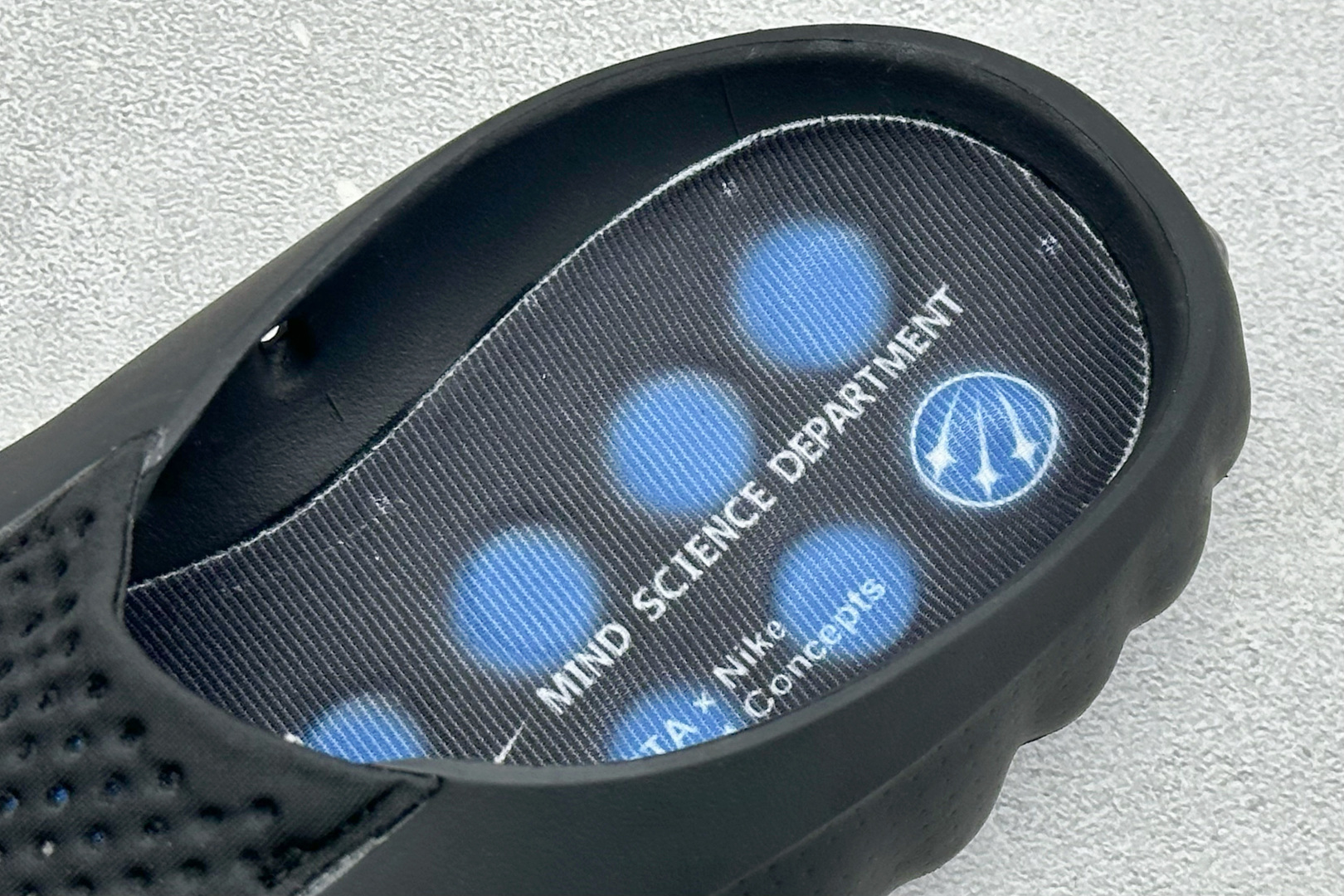 Nike Mind 001 神经科学足底按摩拖鞋 HY5028-200