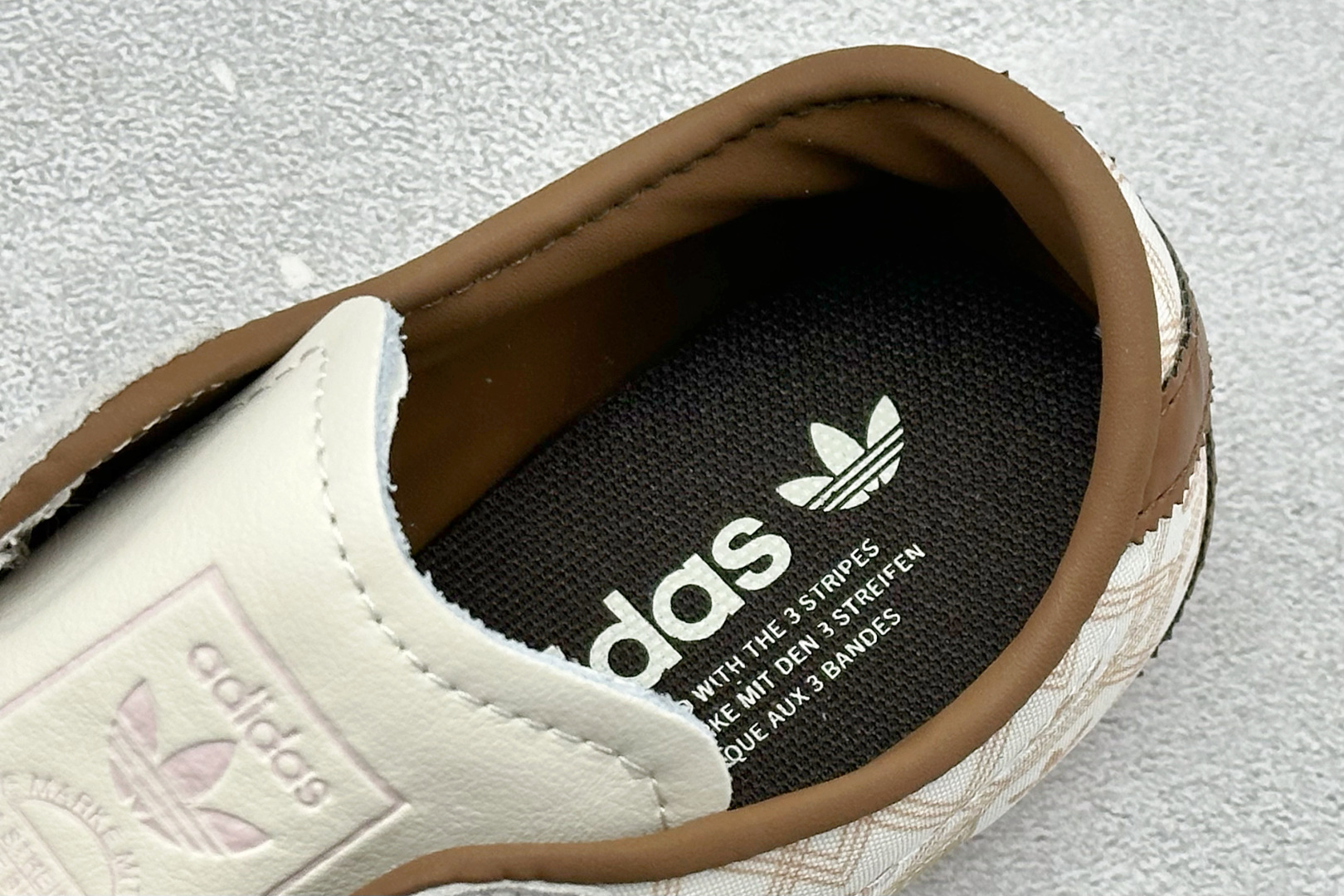 Adidas Tokyo W 阿迪达斯 舒适百搭经典休闲薄底鞋 KJ0695-Top High Quatity Cheap Sneakers Fashion Clothing Clothes Bags handbags Shoes of all Brand wholesale With The best Quality And Beautiful Price from China Factory Chinese suppliers wholesaler seller Adidas Tokyo W 阿迪达斯 舒适百搭经典休闲薄底鞋 KJ0695