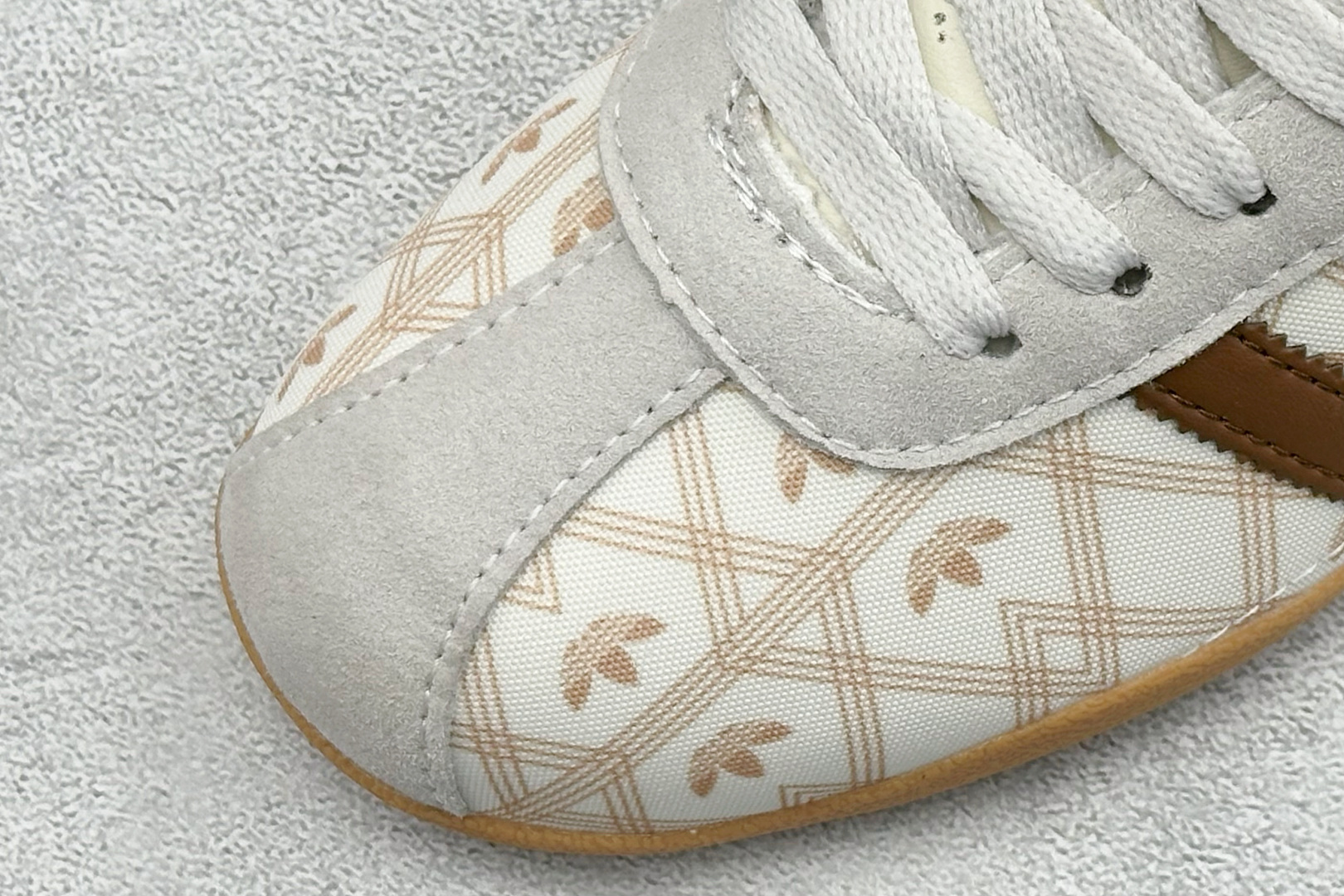 Adidas Tokyo W 阿迪达斯 舒适百搭经典休闲薄底鞋 KJ0695-Top High Quatity Cheap Sneakers Fashion Clothing Clothes Bags handbags Shoes of all Brand wholesale With The best Quality And Beautiful Price from China Factory Chinese suppliers wholesaler seller Adidas Tokyo W 阿迪达斯 舒适百搭经典休闲薄底鞋 KJ0695