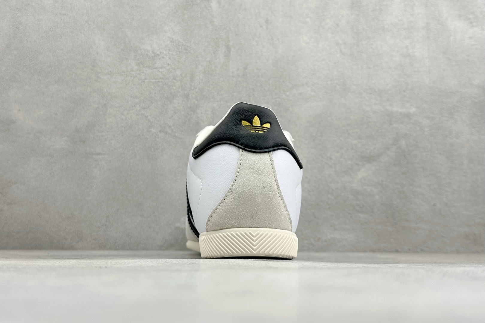 FX版Adidas CHANGLE 阿迪舒适百搭薄底低帮板鞋 KJ3959
