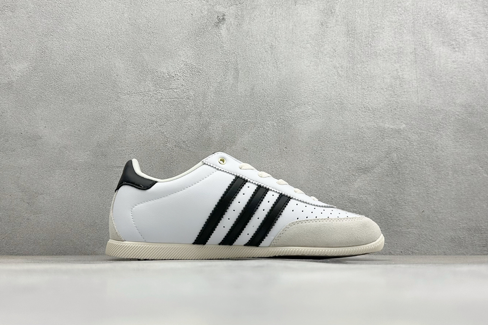 FX版Adidas CHANGLE 阿迪舒适百搭薄底低帮板鞋 KJ3959