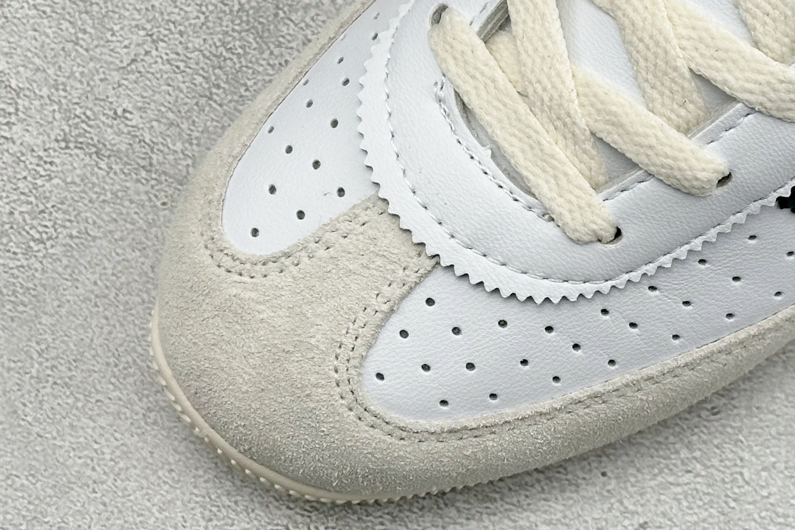FX版Adidas CHANGLE 阿迪舒适百搭薄底低帮板鞋 KJ3959