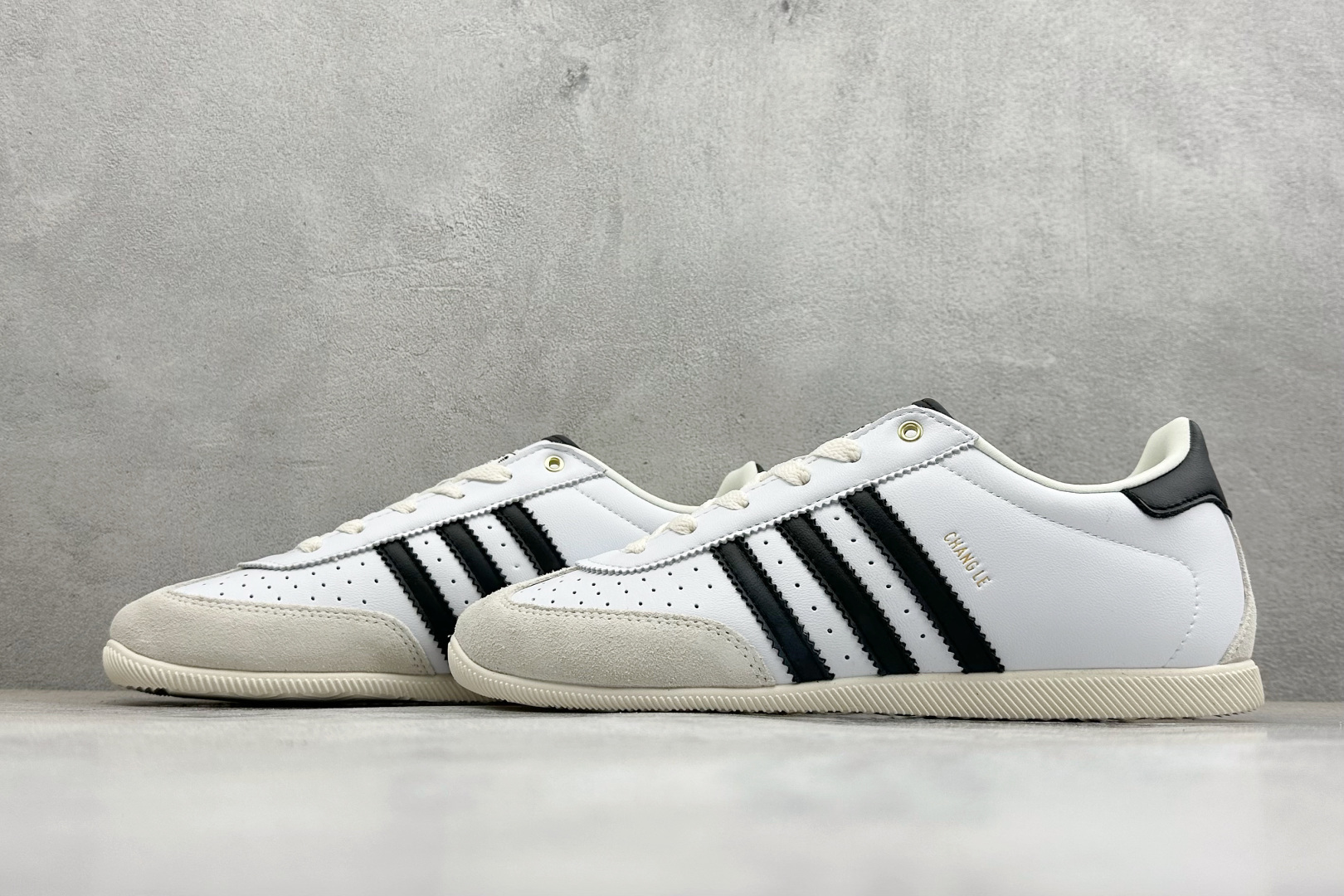 FX版Adidas CHANGLE 阿迪舒适百搭薄底低帮板鞋 KJ3959