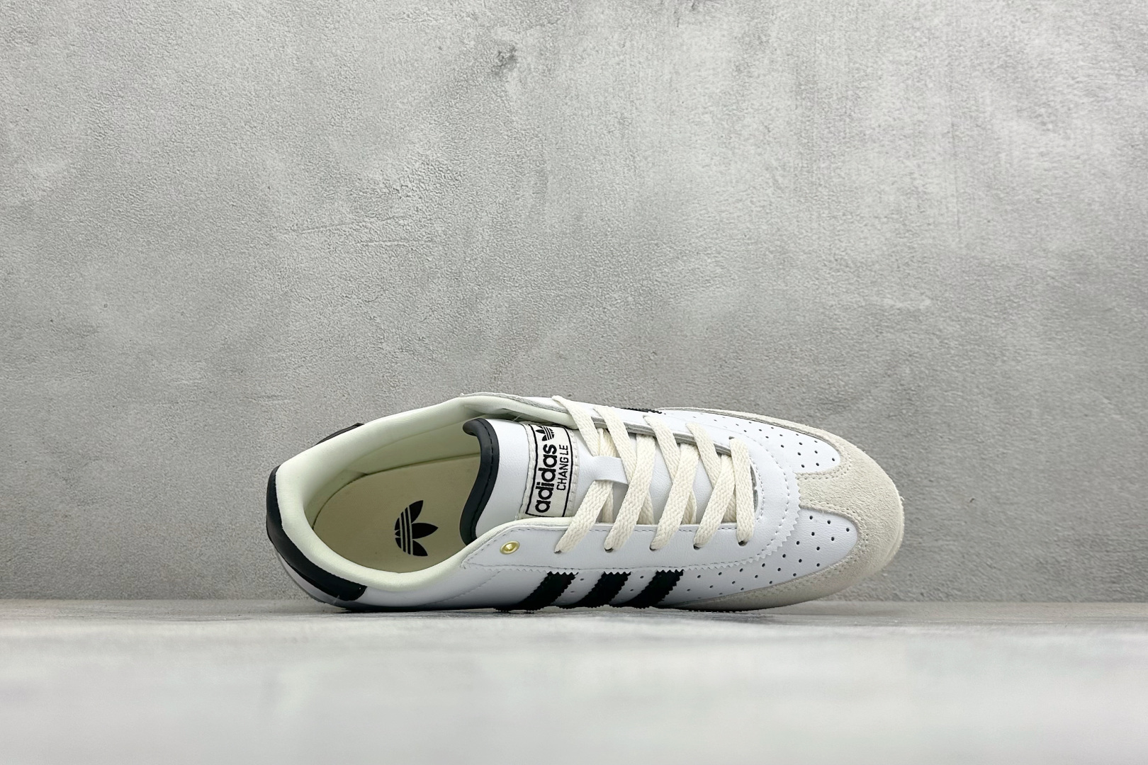 FX版Adidas CHANGLE 阿迪舒适百搭薄底低帮板鞋 KJ3959