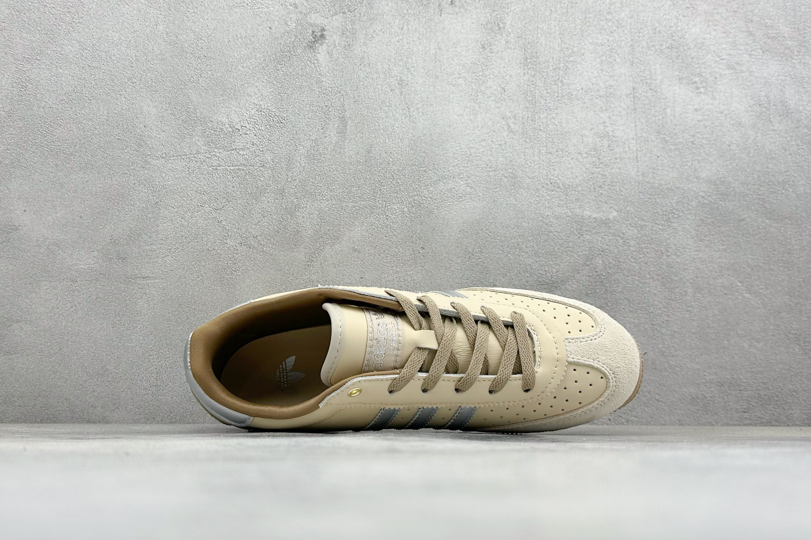FX版Adidas CHANGLE 阿迪舒适百搭薄底低帮板鞋 KJ3961-Top High Quatity Cheap Sneakers Fashion Clothing Clothes Bags handbags Shoes of all Brand wholesale With The best Quality And Beautiful Price from China Factory Chinese suppliers wholesaler seller FX版Adidas CHANGLE 阿迪舒适百搭薄底低帮板鞋 KJ3961