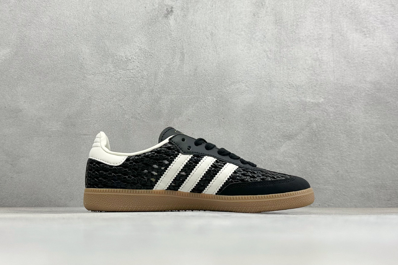 HZ版Adidas Originals Samba 阿迪达斯三叶草 桑巴舞系列绅士德训足球风百搭低帮休闲运动板鞋 HQ9282-Top High Quatity Cheap Sneakers Fashion Clothing Clothes Bags handbags Shoes of all Brand wholesale With The best Quality And Beautiful Price from China Factory Chinese suppliers wholesaler seller HZ版Adidas Originals Samba 阿迪达斯三叶草 桑巴舞系列绅士德训足球风百搭低帮休闲运动板鞋 HQ9282