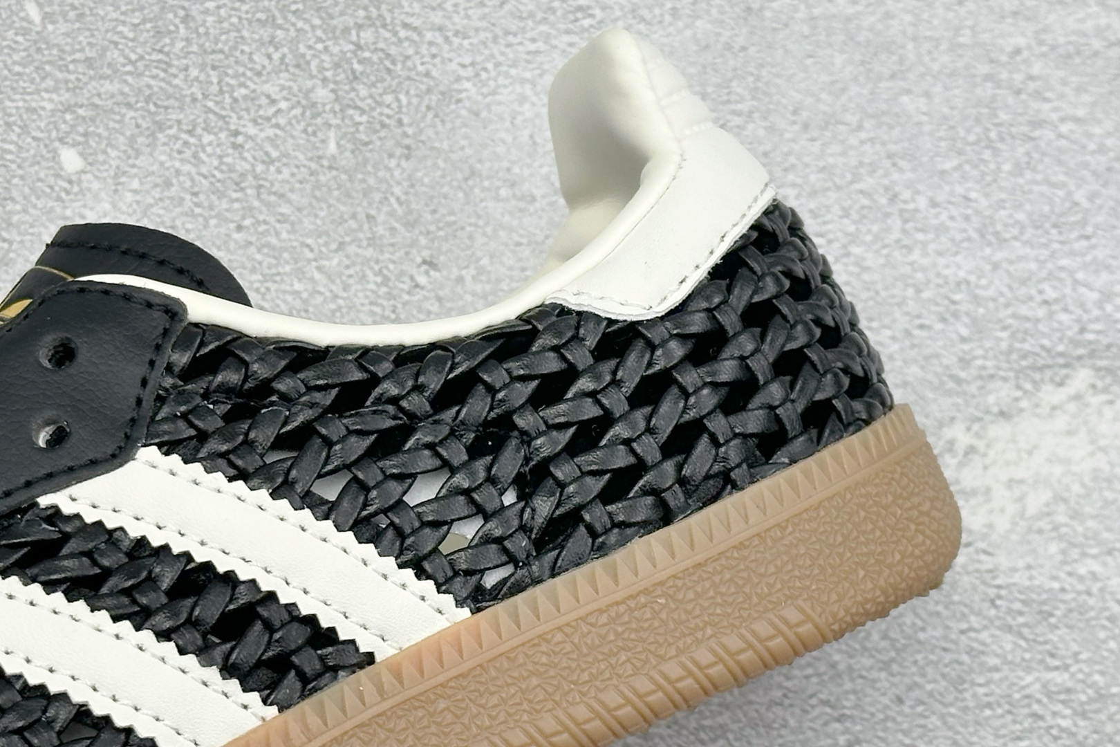 HZ版Adidas Originals Samba 阿迪达斯三叶草 桑巴舞系列绅士德训足球风百搭低帮休闲运动板鞋 HQ9282-Top High Quatity Cheap Sneakers Fashion Clothing Clothes Bags handbags Shoes of all Brand wholesale With The best Quality And Beautiful Price from China Factory Chinese suppliers wholesaler seller HZ版Adidas Originals Samba 阿迪达斯三叶草 桑巴舞系列绅士德训足球风百搭低帮休闲运动板鞋 HQ9282