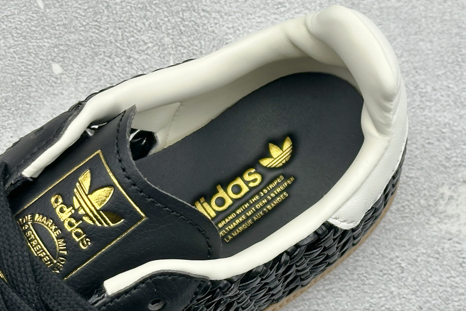 HZ版Adidas Originals Samba 阿迪达斯三叶草 桑巴舞系列绅士德训足球风百搭低帮休闲运动板鞋 HQ9282-Top High Quatity Cheap Sneakers Fashion Clothing Clothes Bags handbags Shoes of all Brand wholesale With The best Quality And Beautiful Price from China Factory Chinese suppliers wholesaler seller HZ版Adidas Originals Samba 阿迪达斯三叶草 桑巴舞系列绅士德训足球风百搭低帮休闲运动板鞋 HQ9282