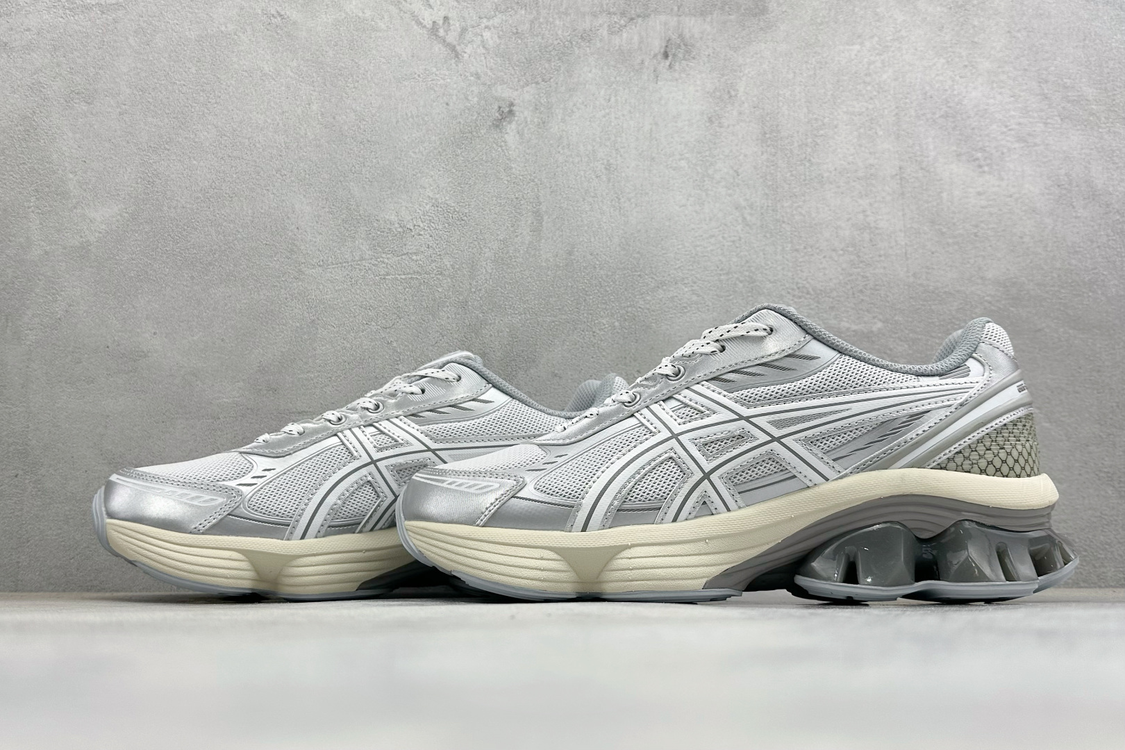 Asics Gel-Kinetic Fluent 亚瑟士运动休闲透气专业跑鞋 1203A591-101