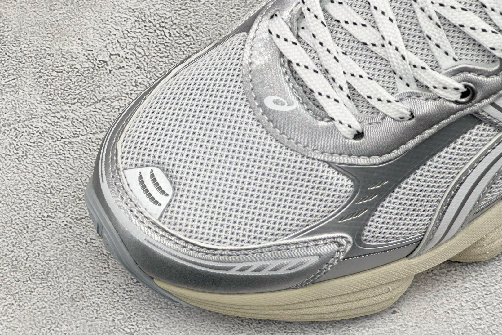 Asics Gel-Kinetic Fluent 亚瑟士运动休闲透气专业跑鞋 1203A591-101