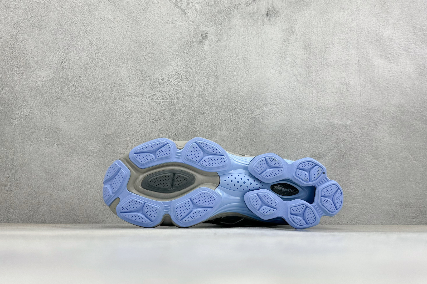 Asics Gel-Kinetic Fluent 亚瑟士运动休闲透气专业跑鞋 1203A799-020