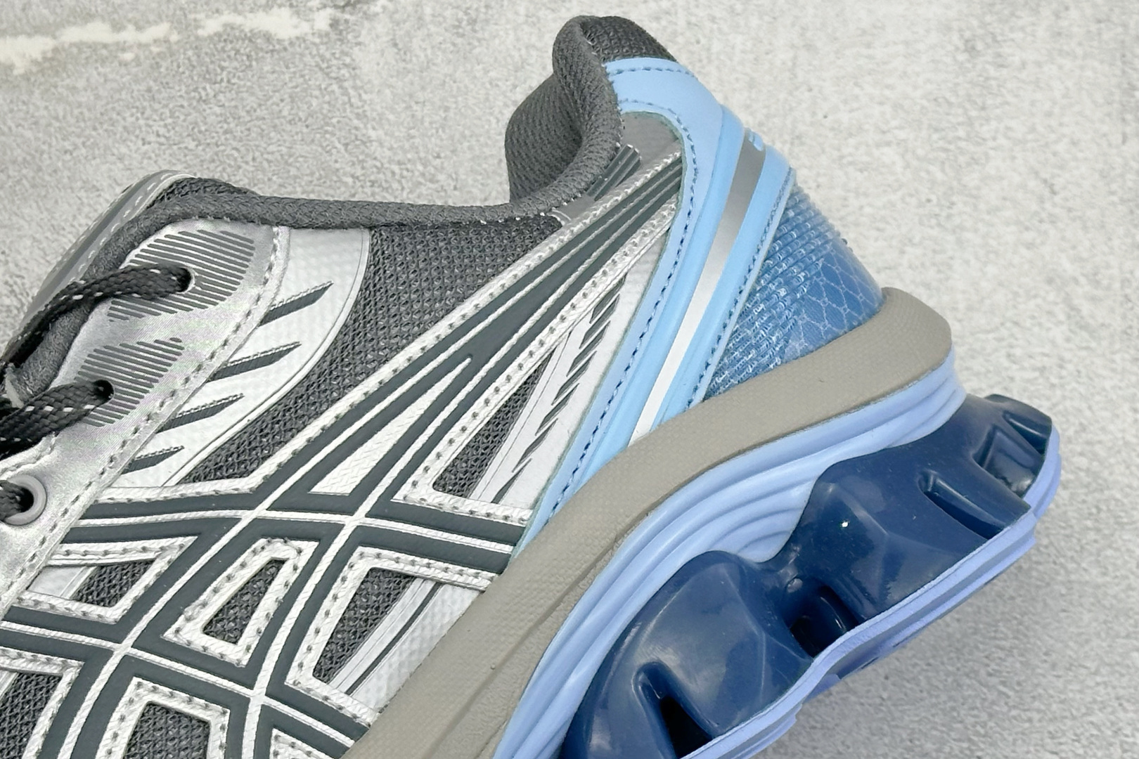 Asics Gel-Kinetic Fluent 亚瑟士运动休闲透气专业跑鞋 1203A799-020