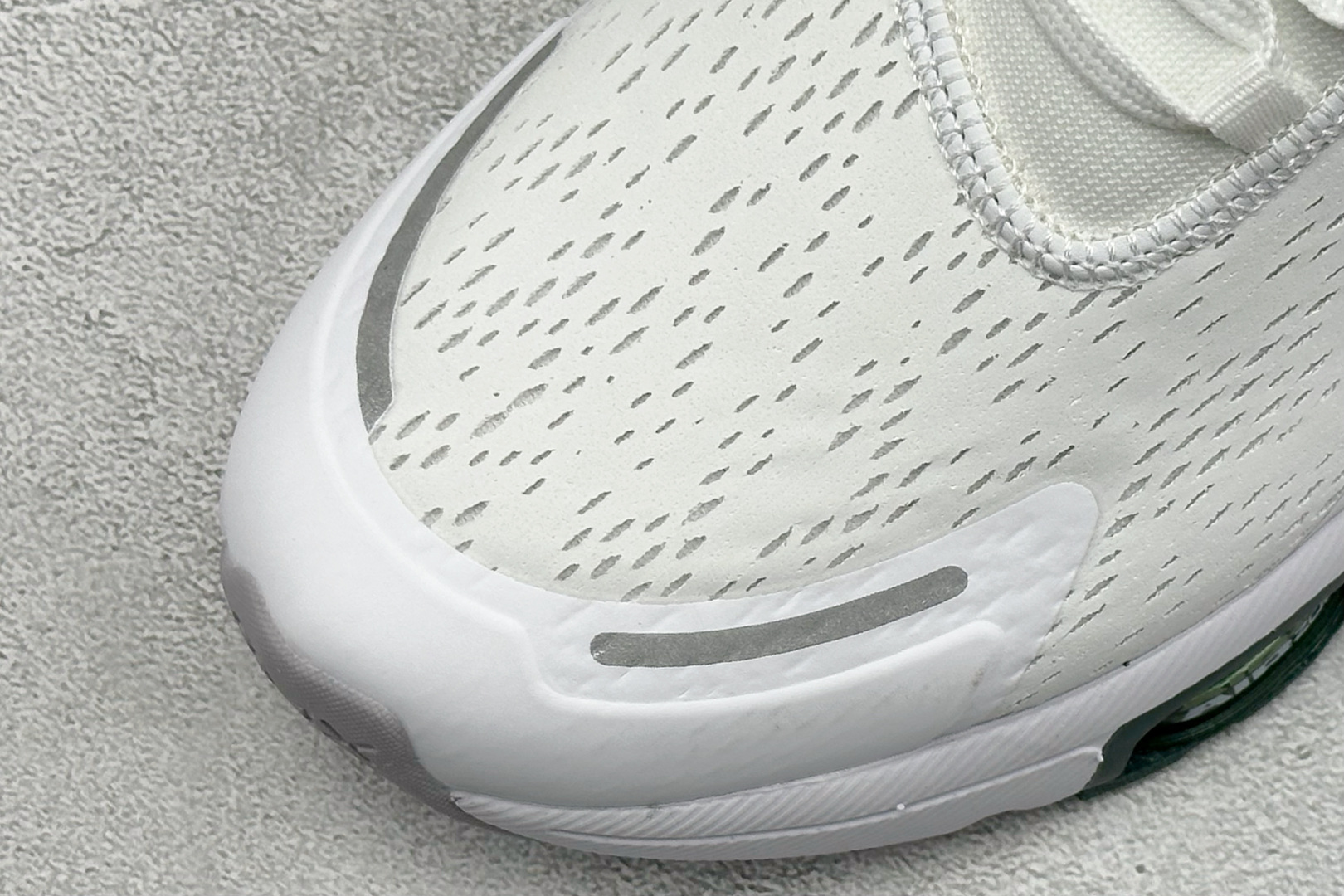 Nike Air Max 270 Premium 半掌气垫休闲跑鞋 IO9883-105