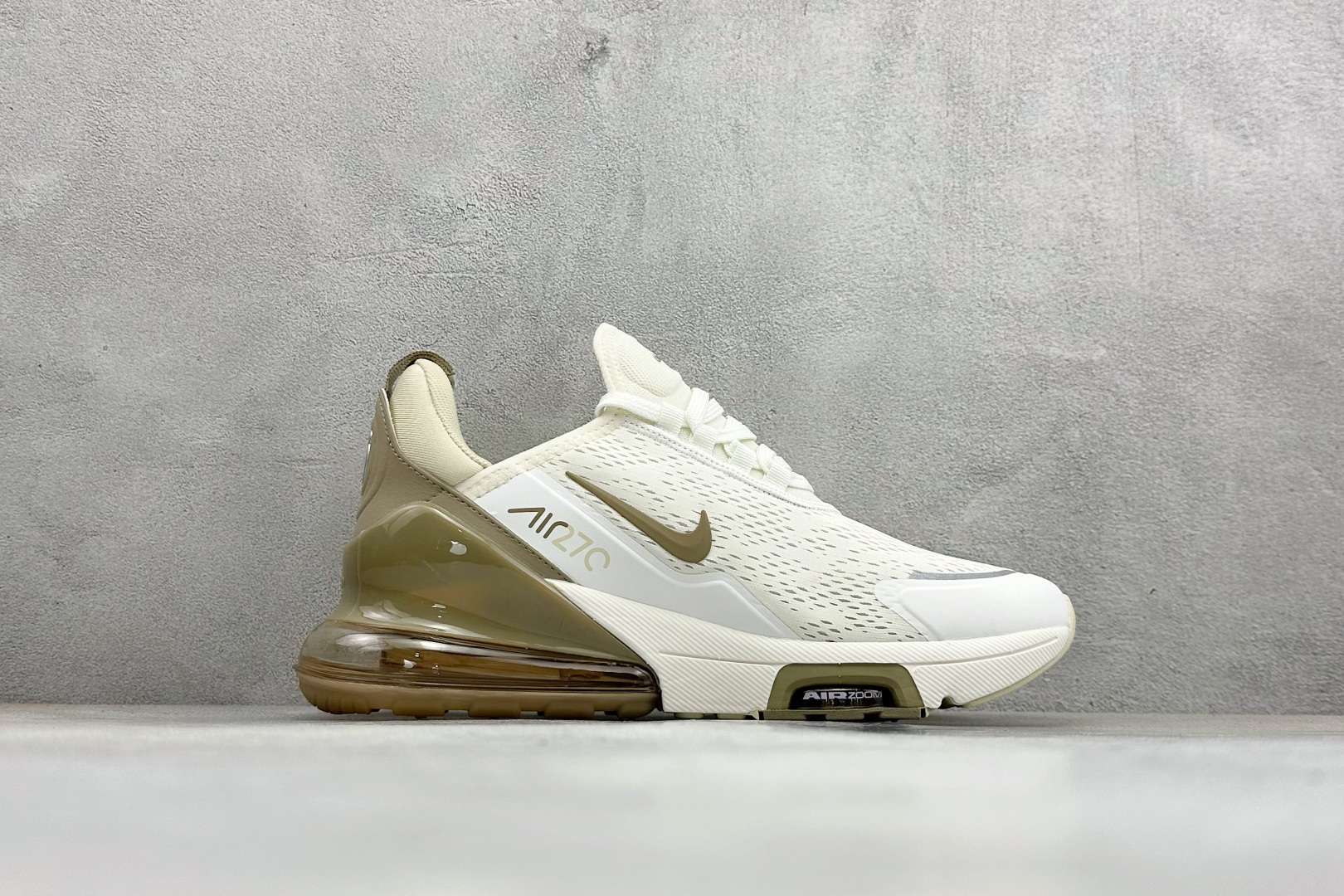 Nike Air Max 270 Premium 半掌气垫休闲跑鞋 IO9883-101